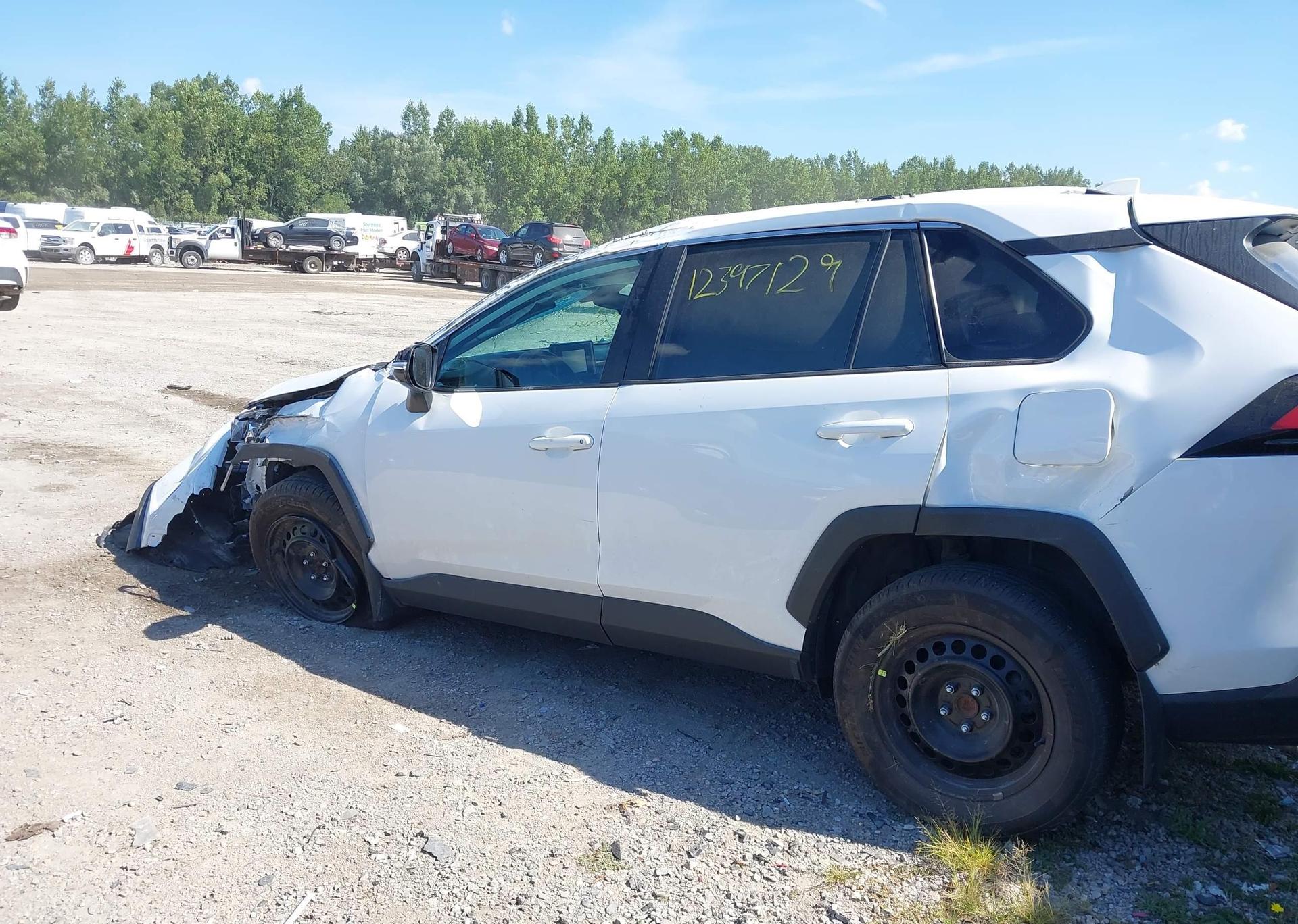 2021 TOYOTA RAV4 LE