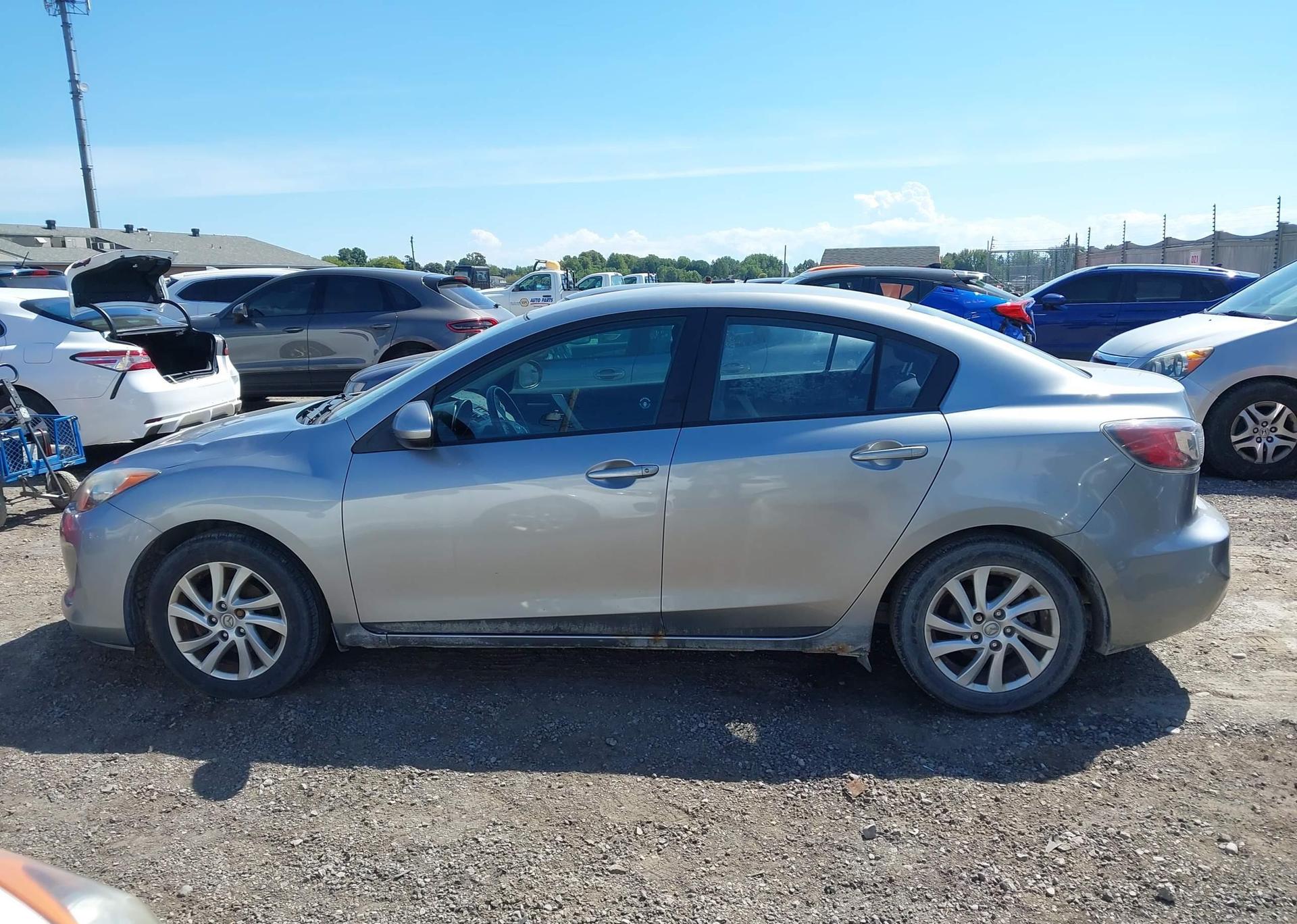 2012 MAZDA 3 I