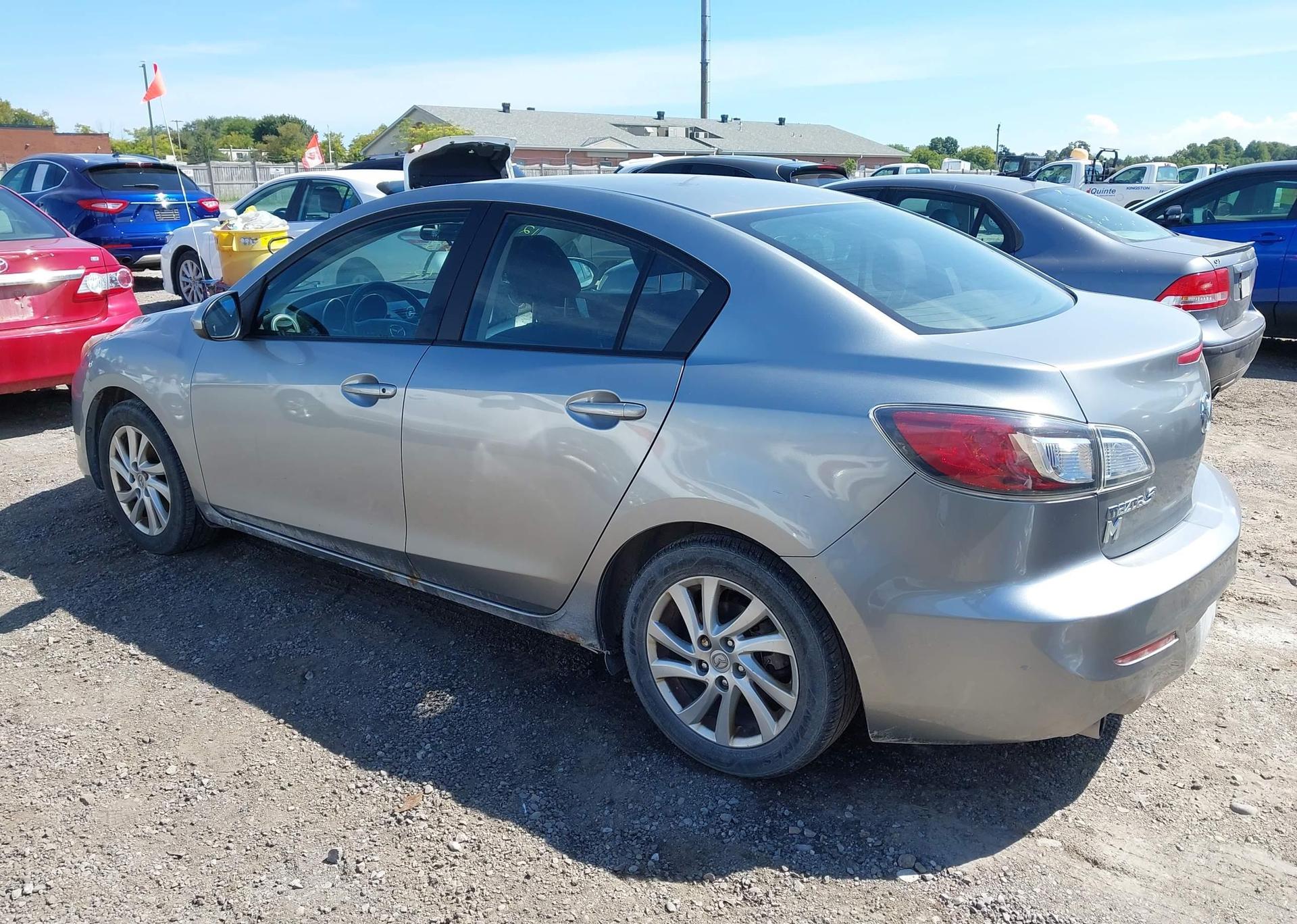 2012 MAZDA 3 I