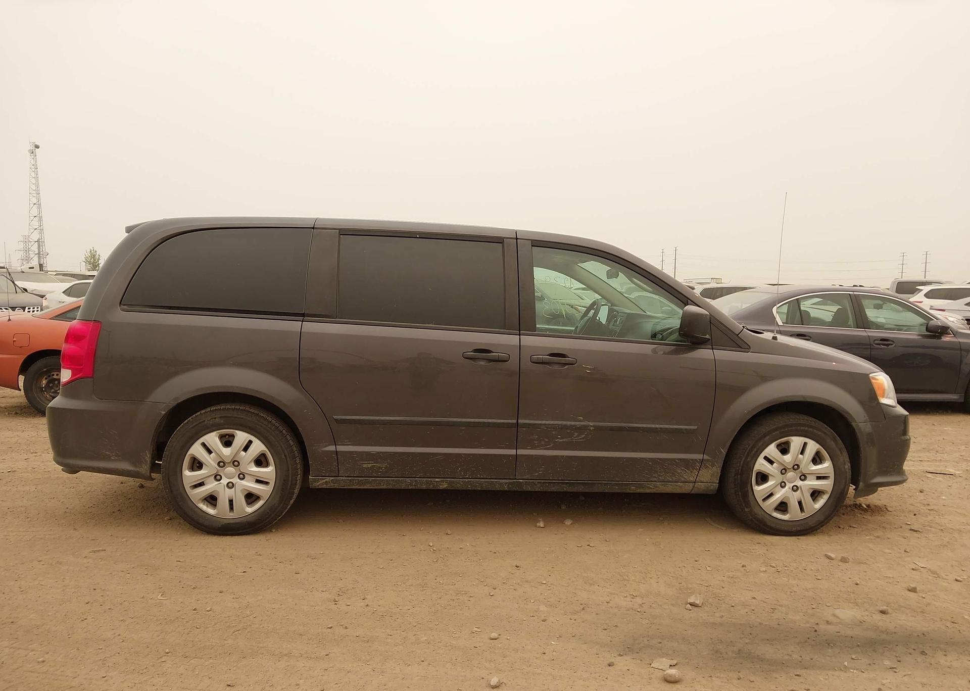 2015 DODGE GRAND CARAVAN SE