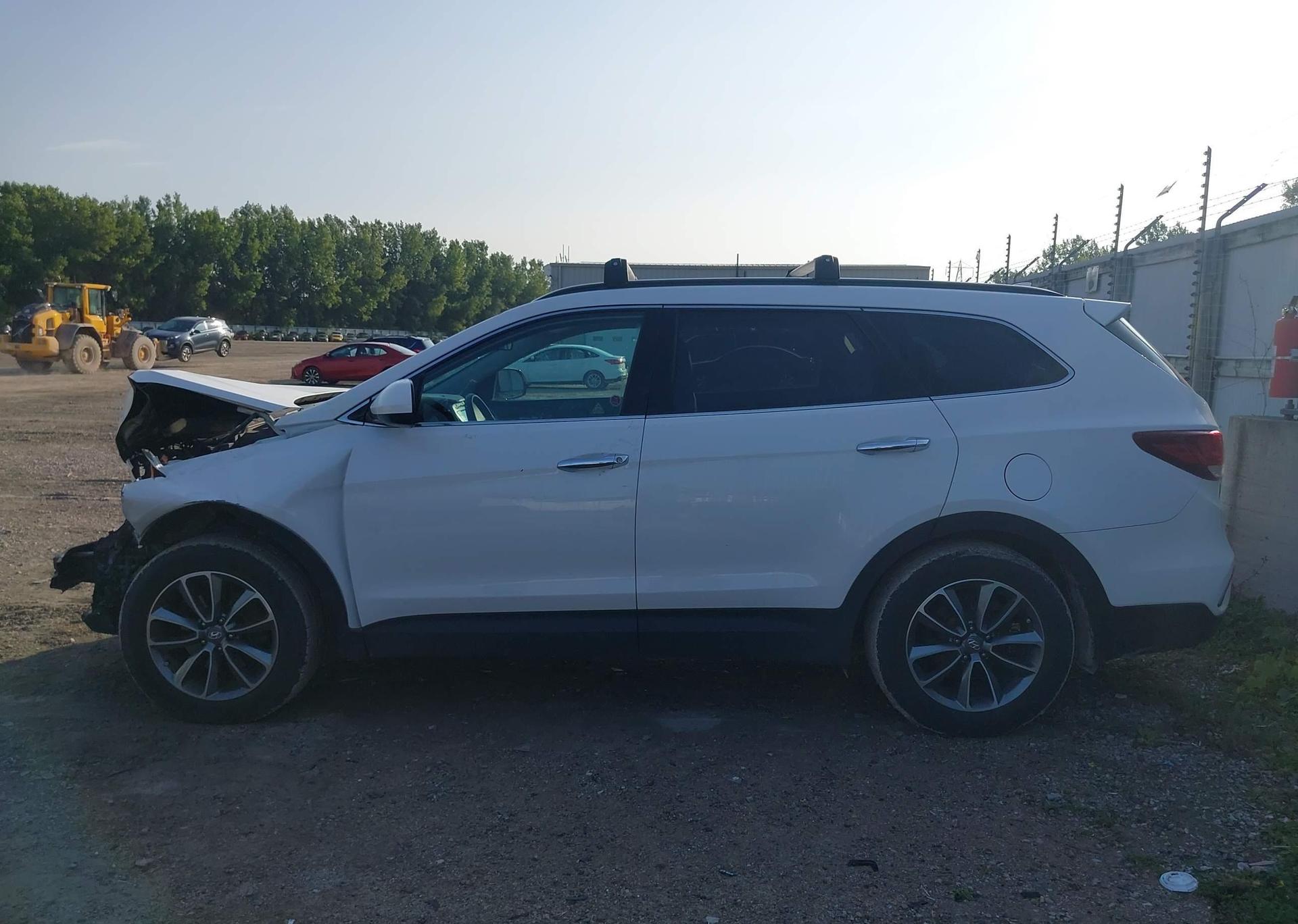 2017 HYUNDAI SANTA FE SE