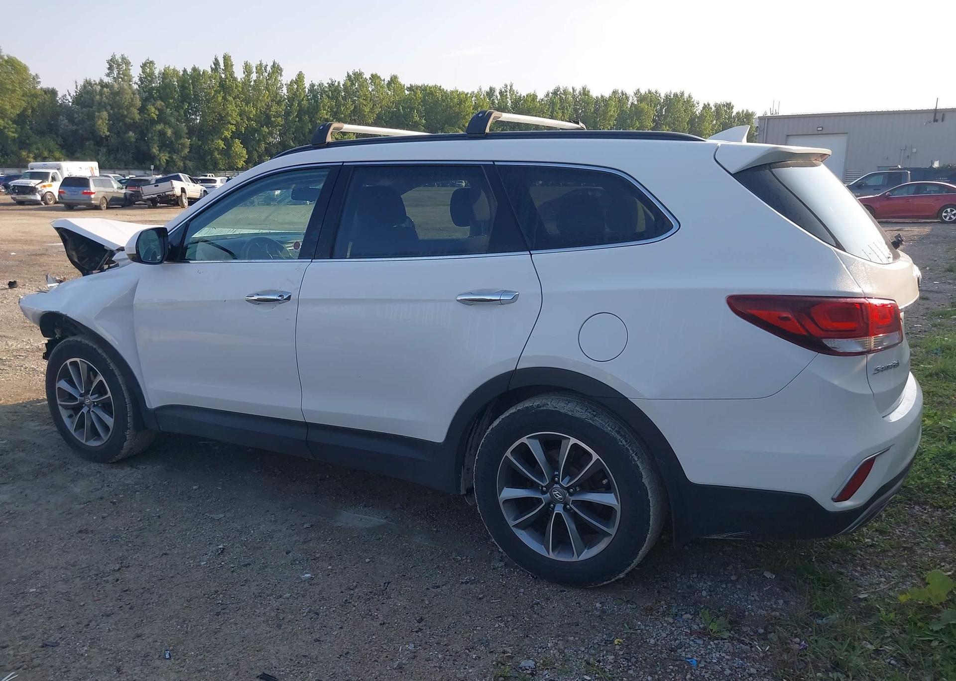 2017 HYUNDAI SANTA FE SE