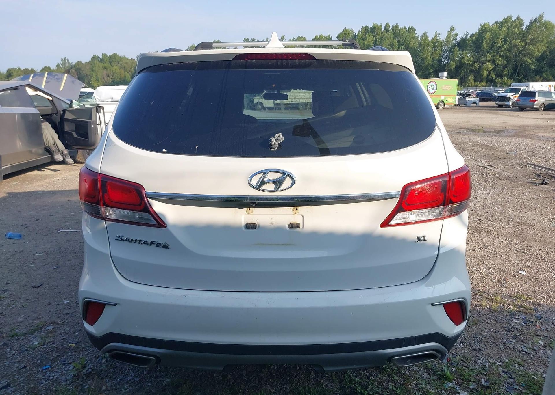 2017 HYUNDAI SANTA FE SE