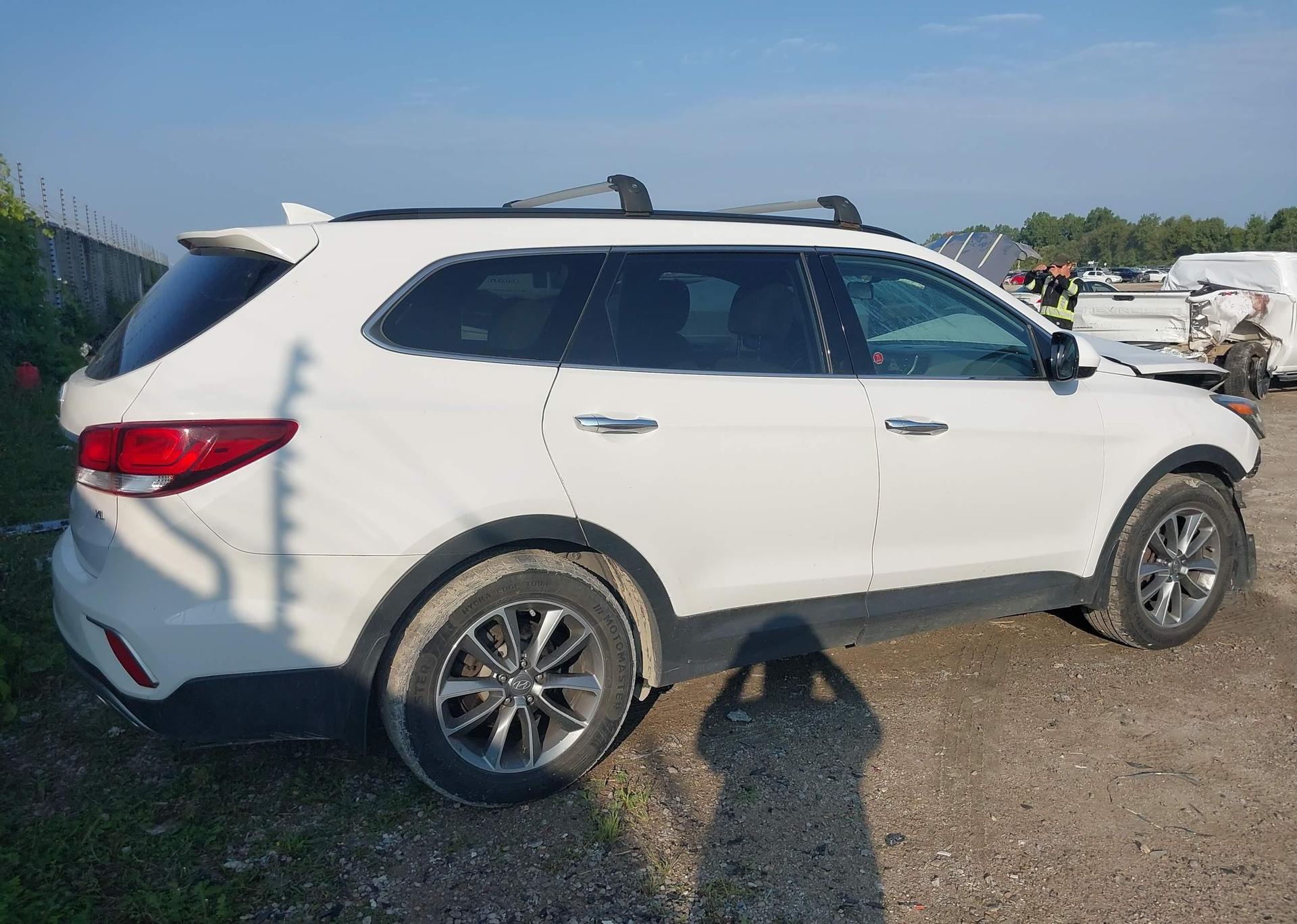 2017 HYUNDAI SANTA FE SE