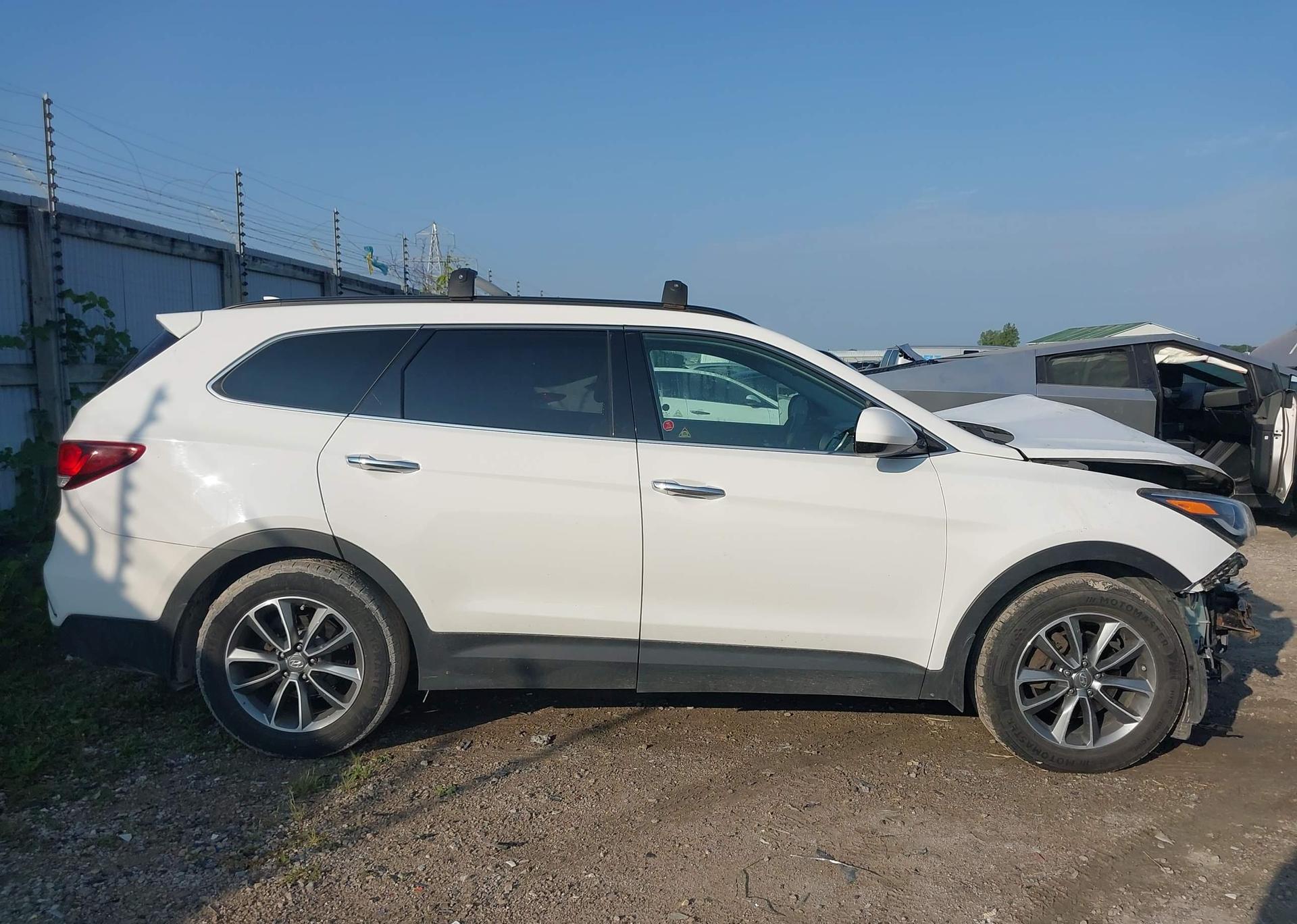 2017 HYUNDAI SANTA FE SE