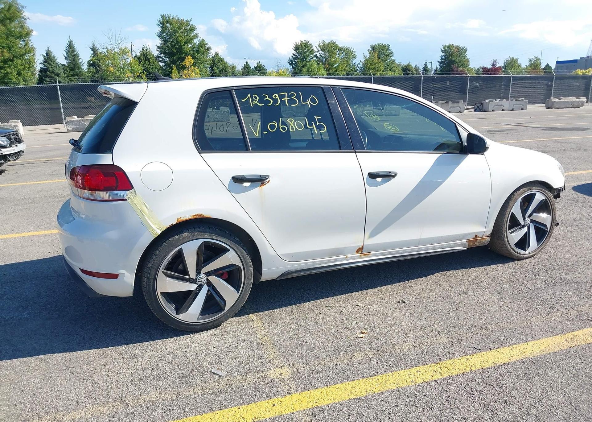 2013 VOLKSWAGEN GTI