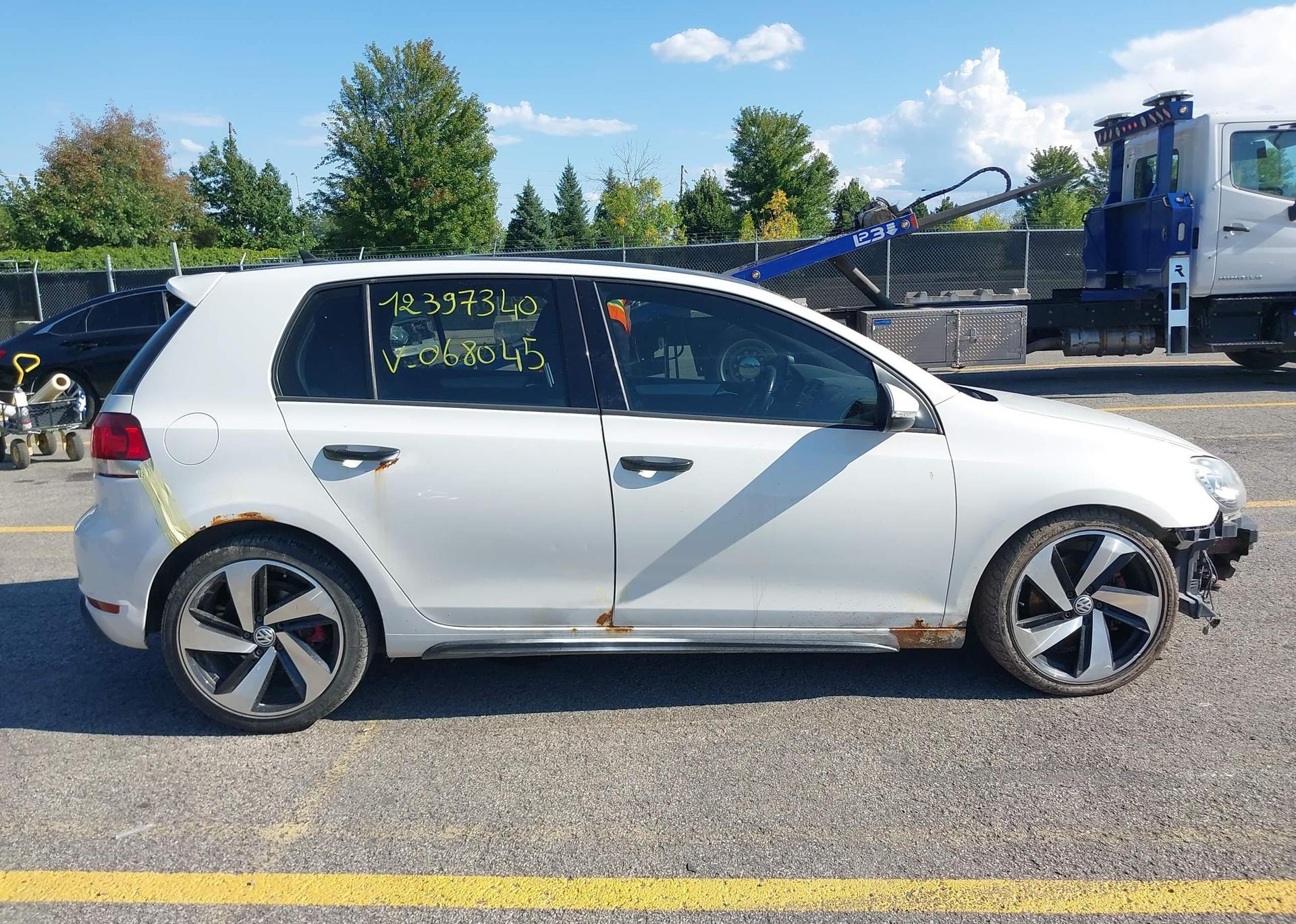 2013 VOLKSWAGEN GTI