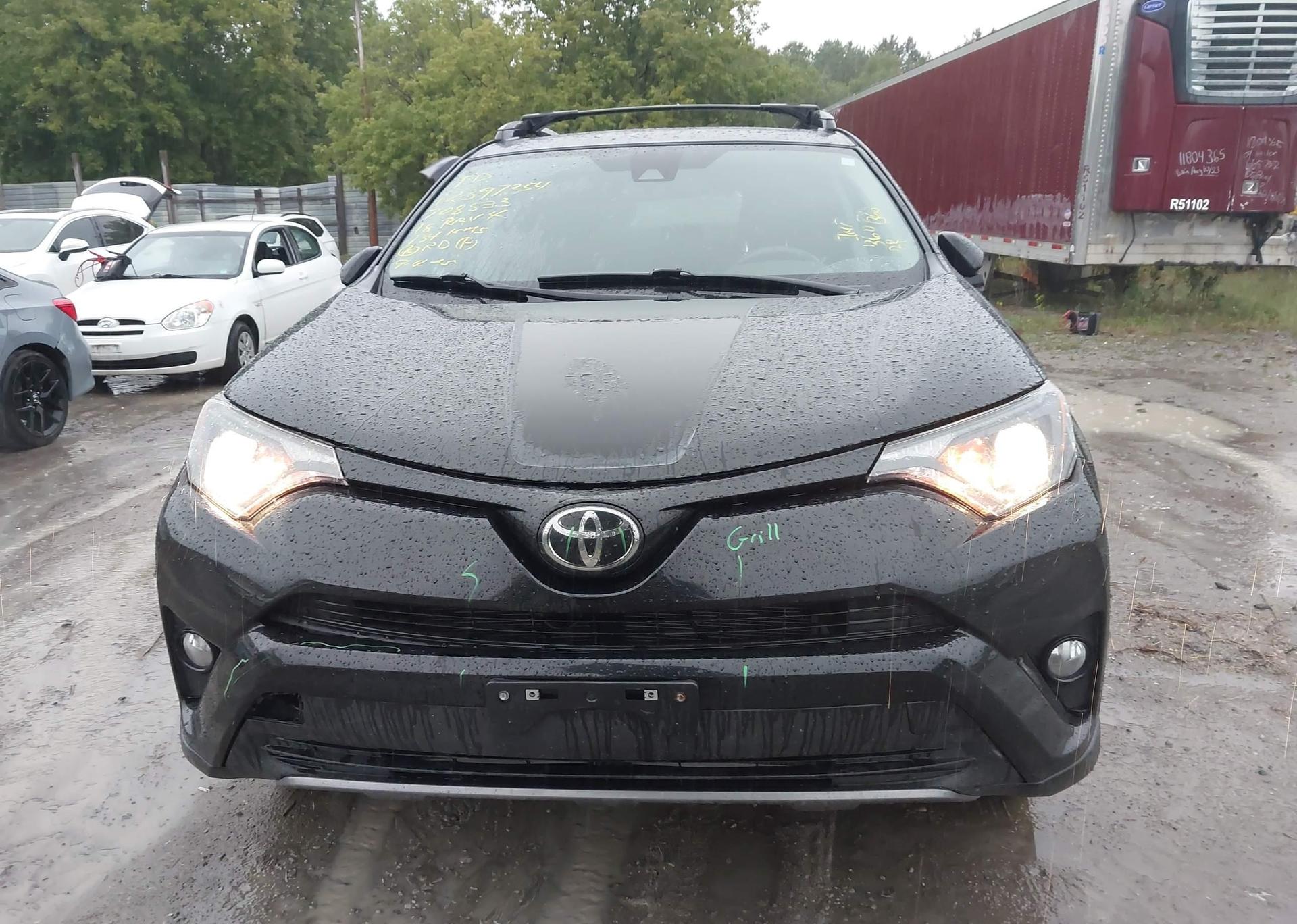 2018 TOYOTA RAV4 XLE