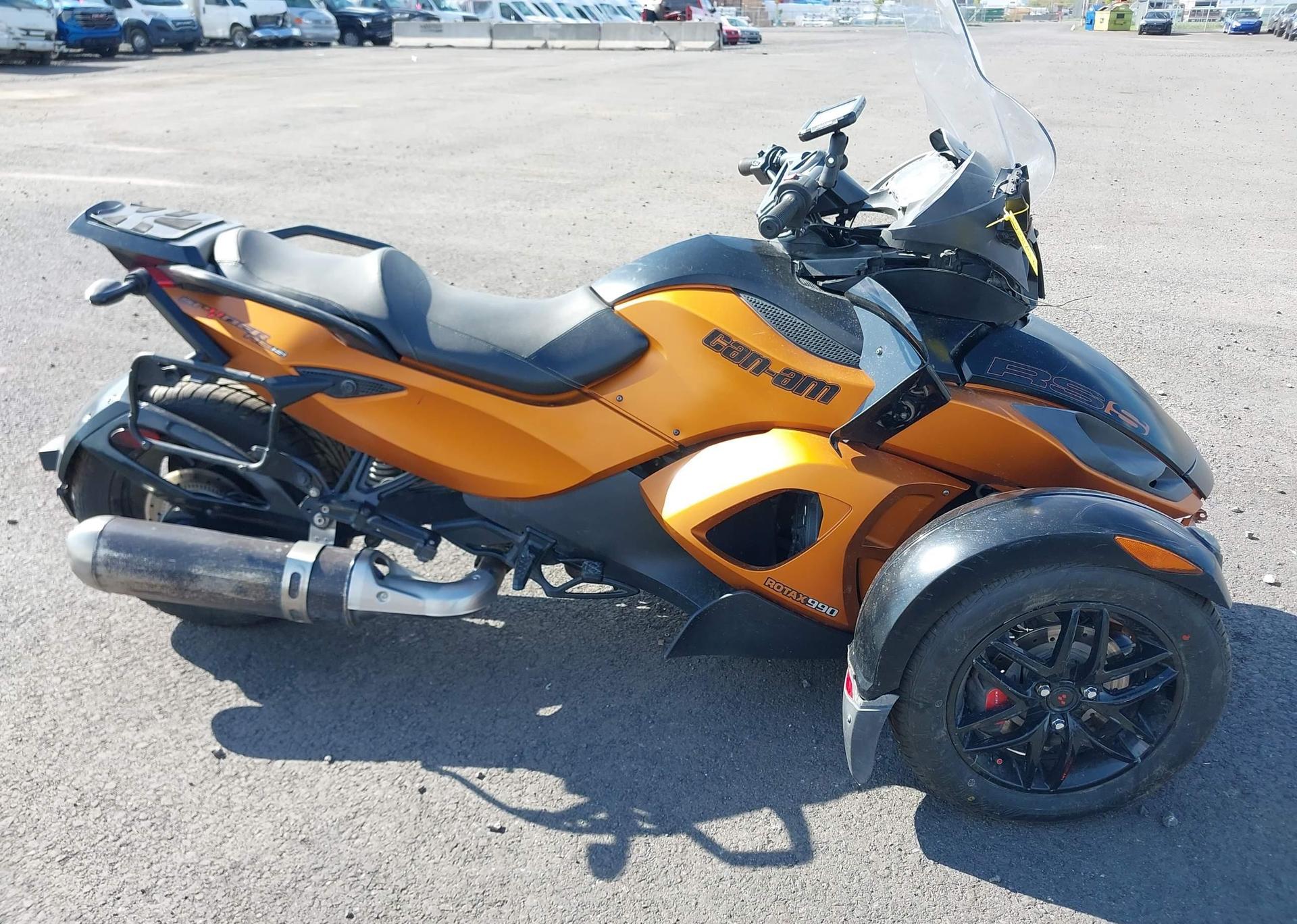 2011 CAN-AM SPYDER ROADSTER RS