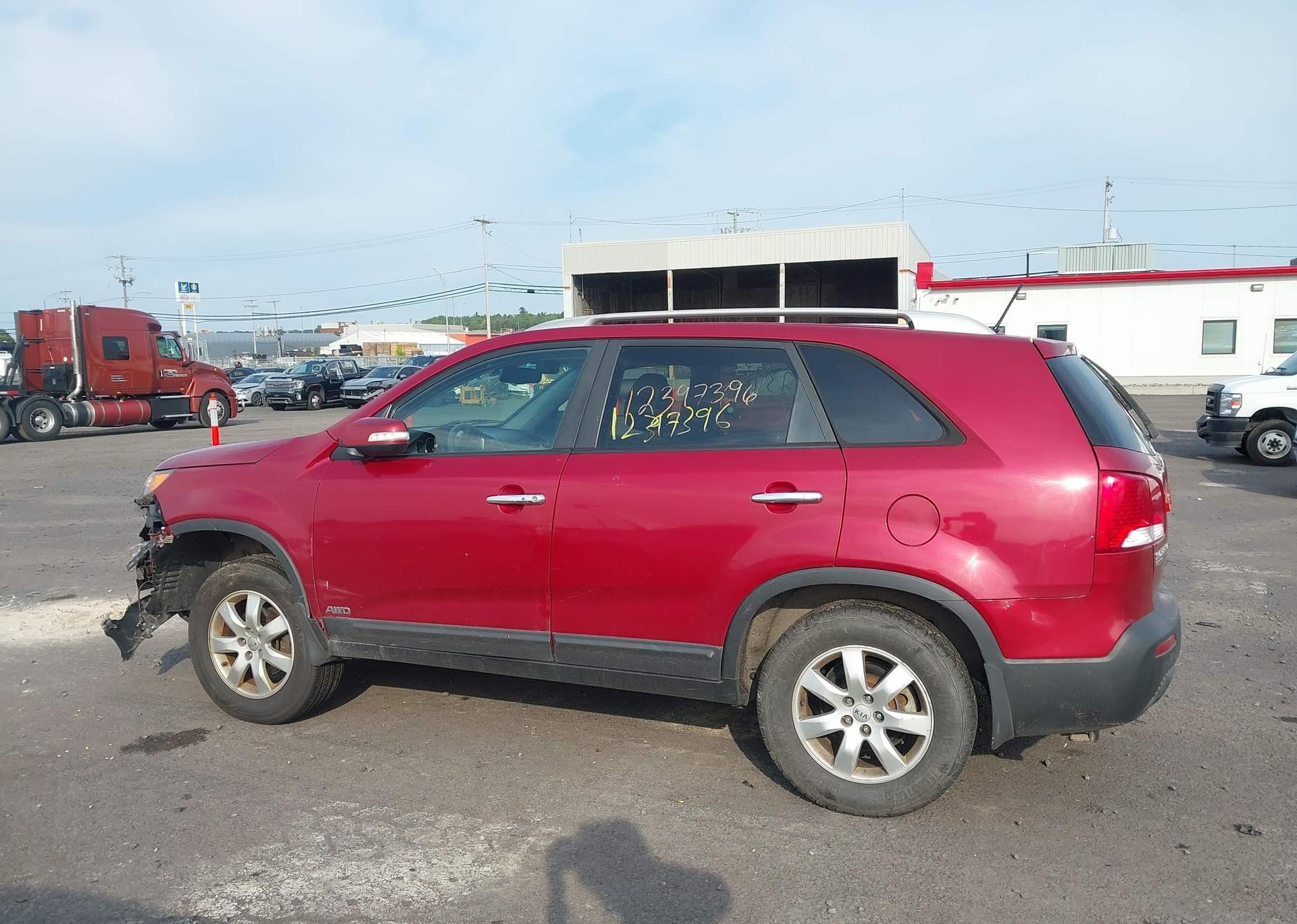 2012 KIA SORENTO LX