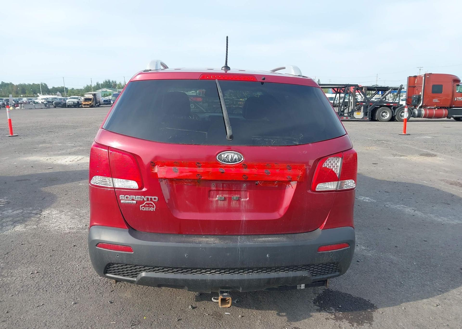 2012 KIA SORENTO LX