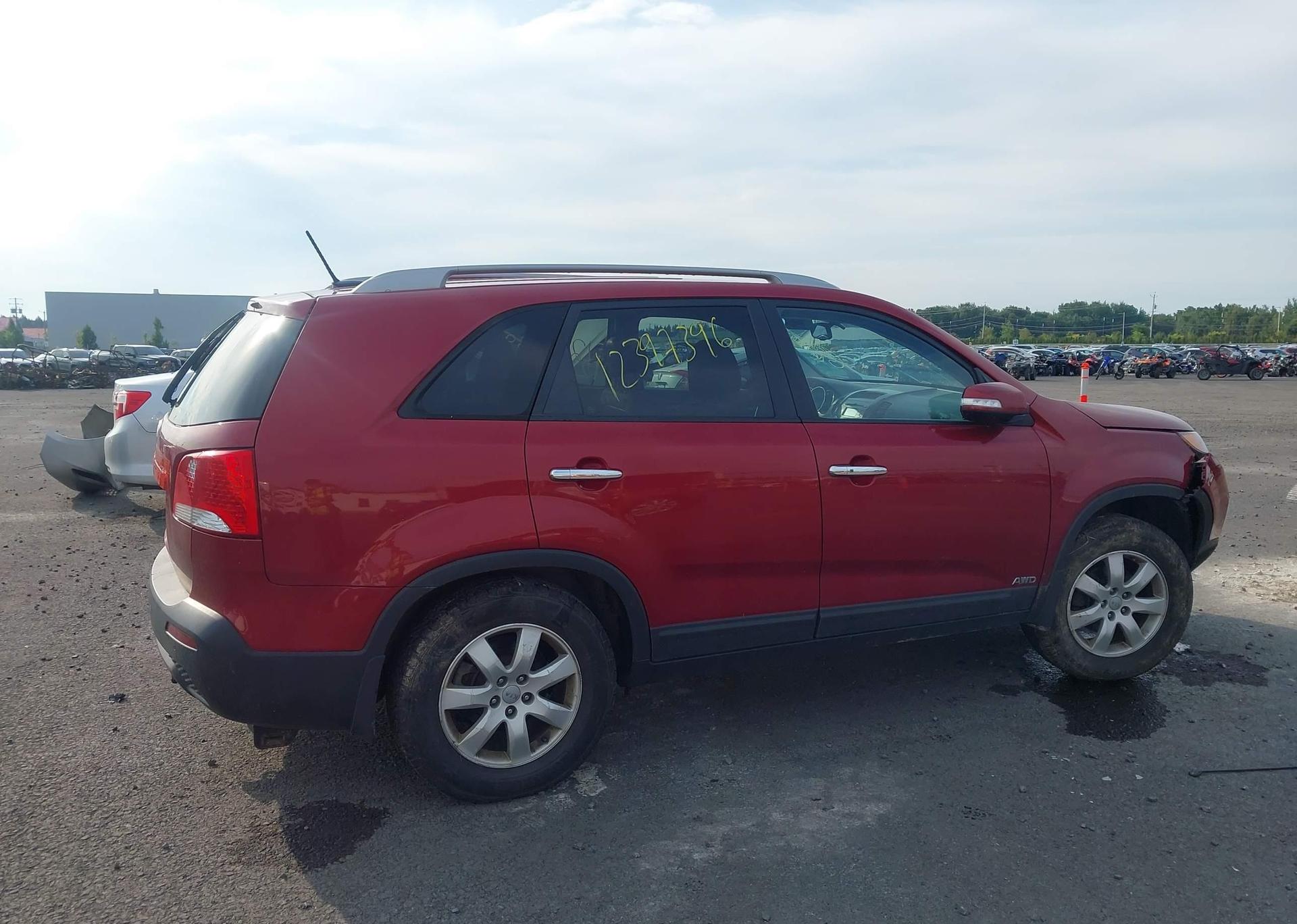 2012 KIA SORENTO LX