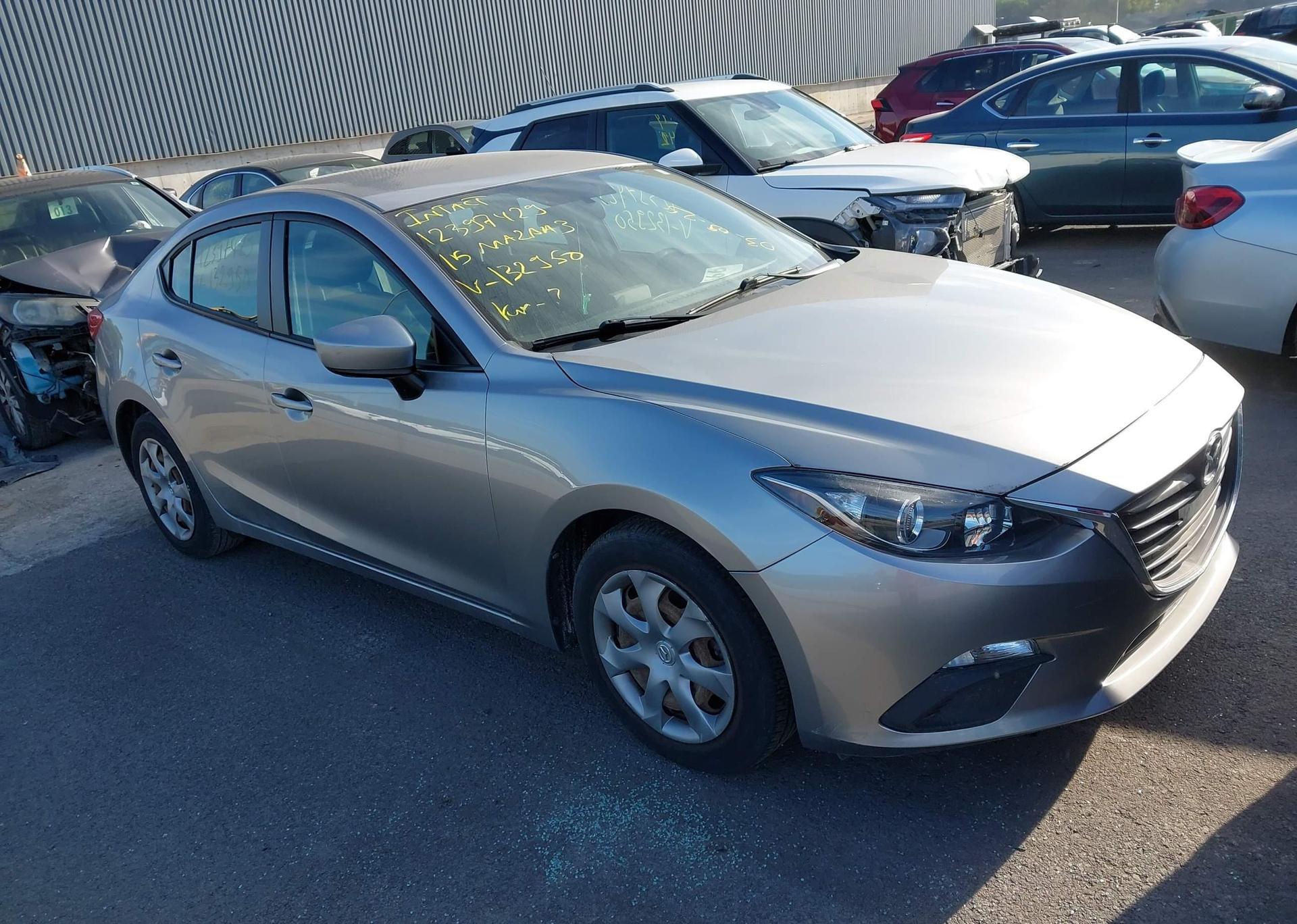 2015 MAZDA MAZDA3