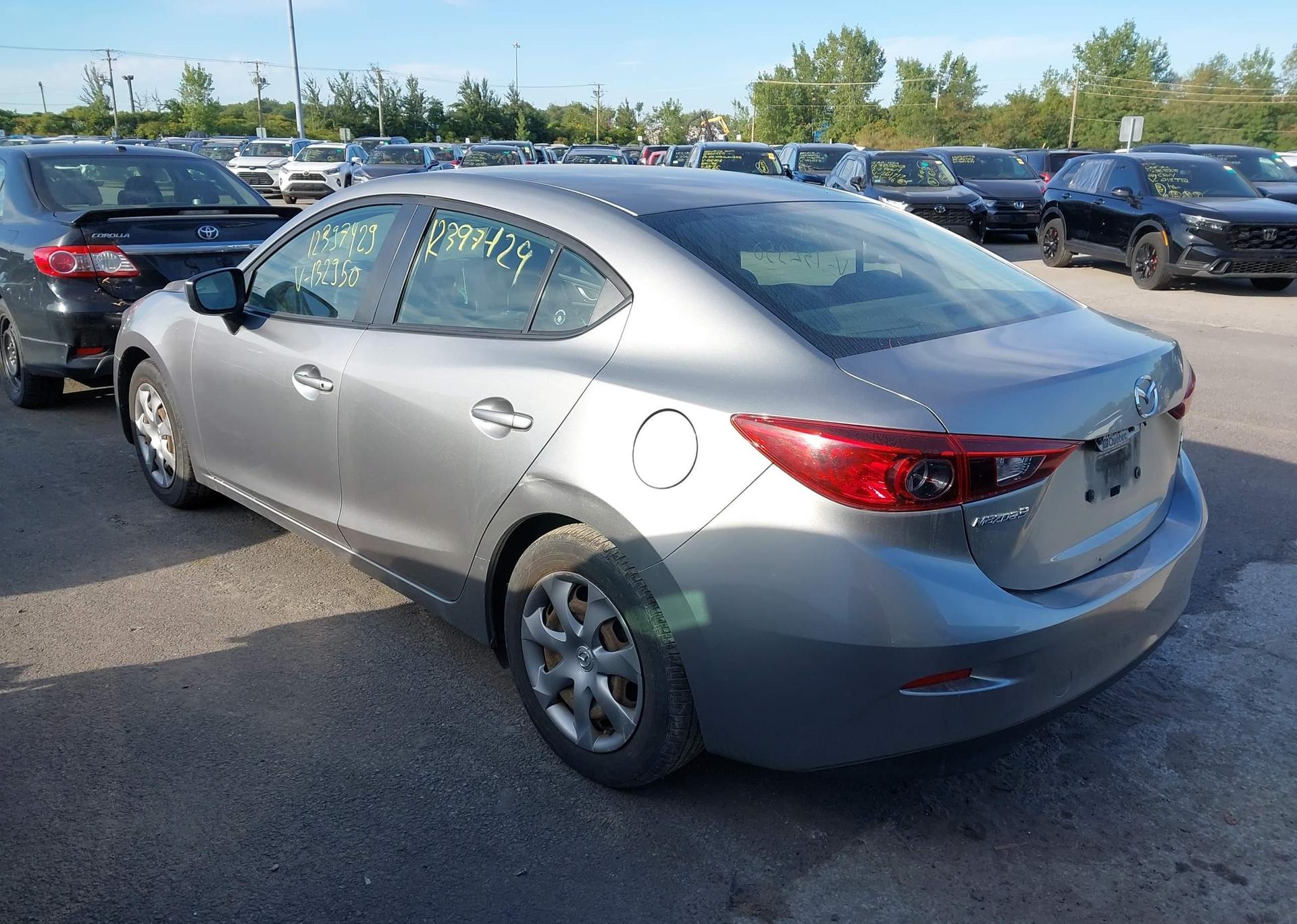 2015 MAZDA MAZDA3
