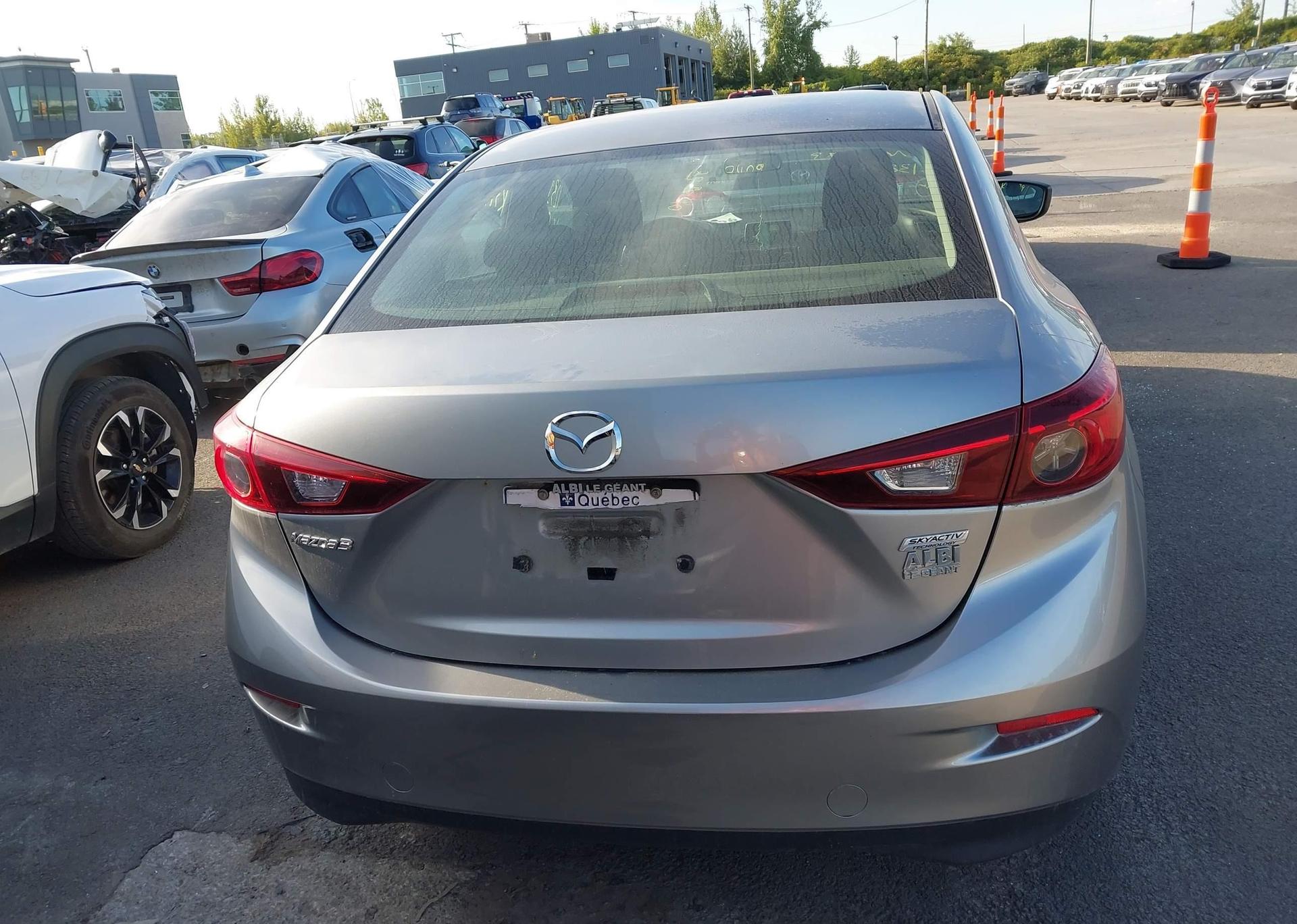 2015 MAZDA MAZDA3