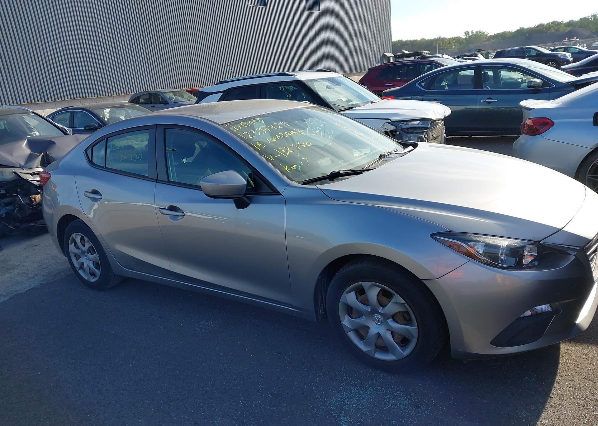 2015 MAZDA MAZDA3