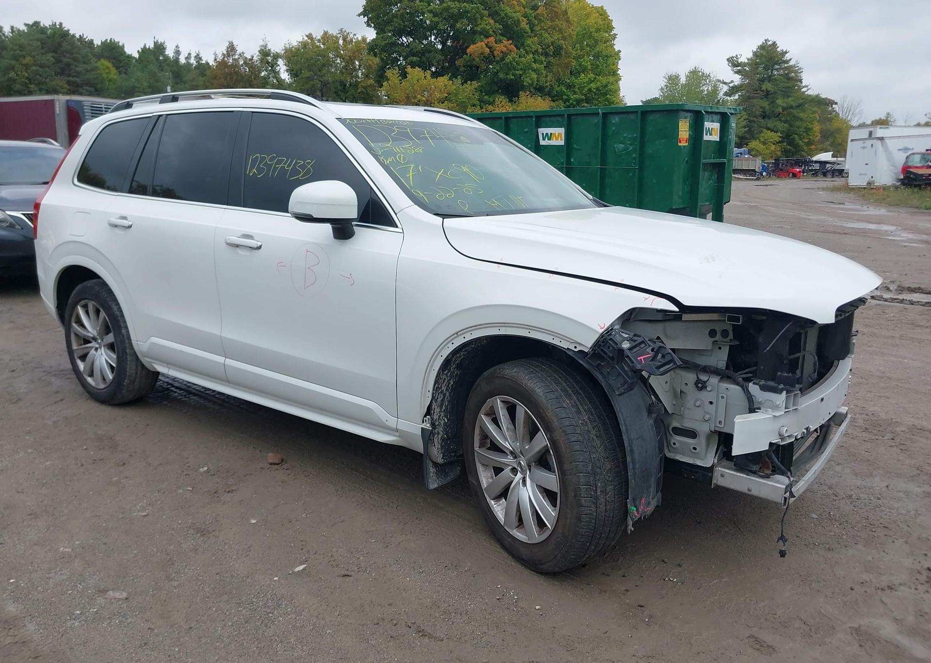 2017 VOLVO XC90 T6 MOMENTUM