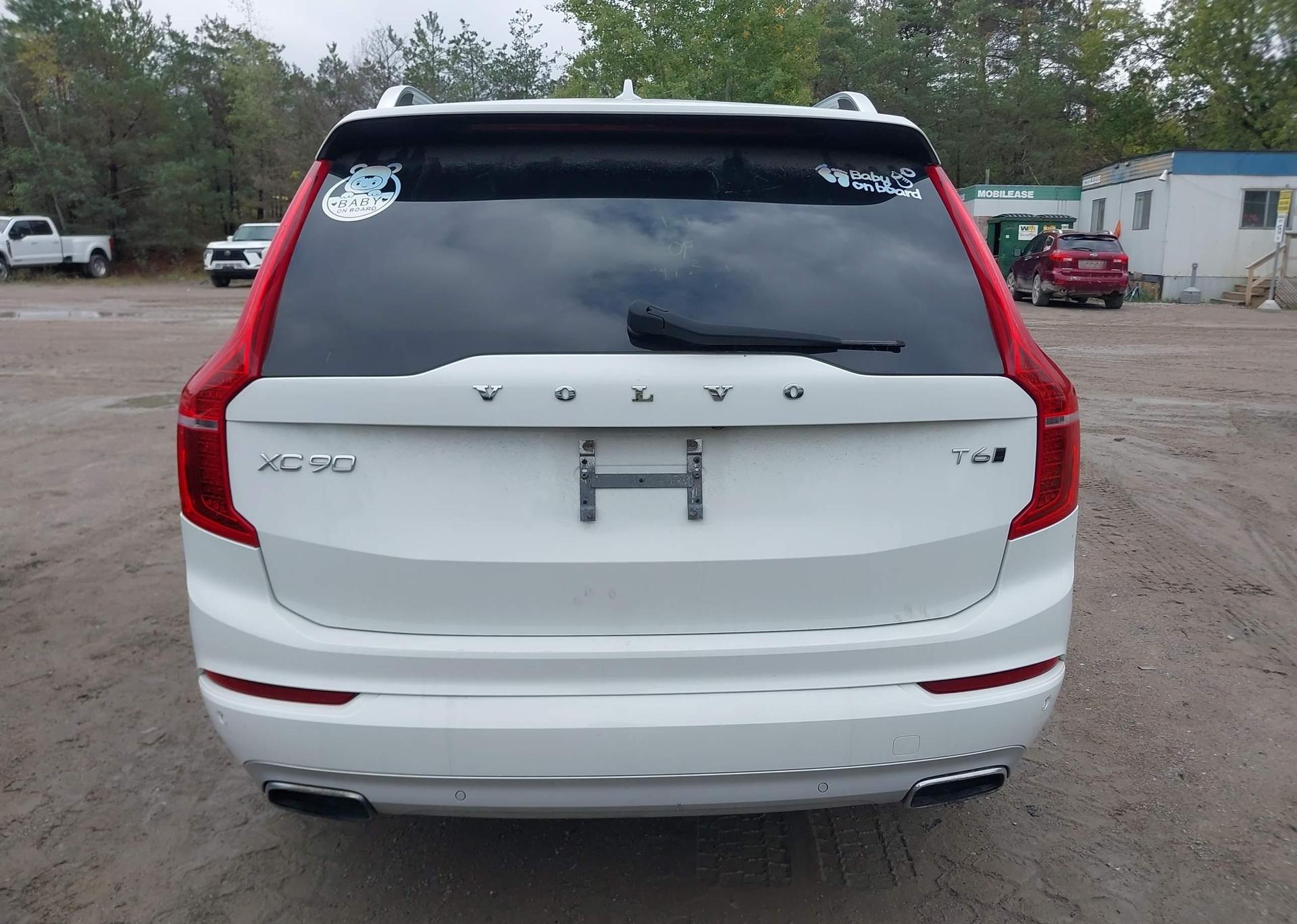2017 VOLVO XC90 T6 MOMENTUM