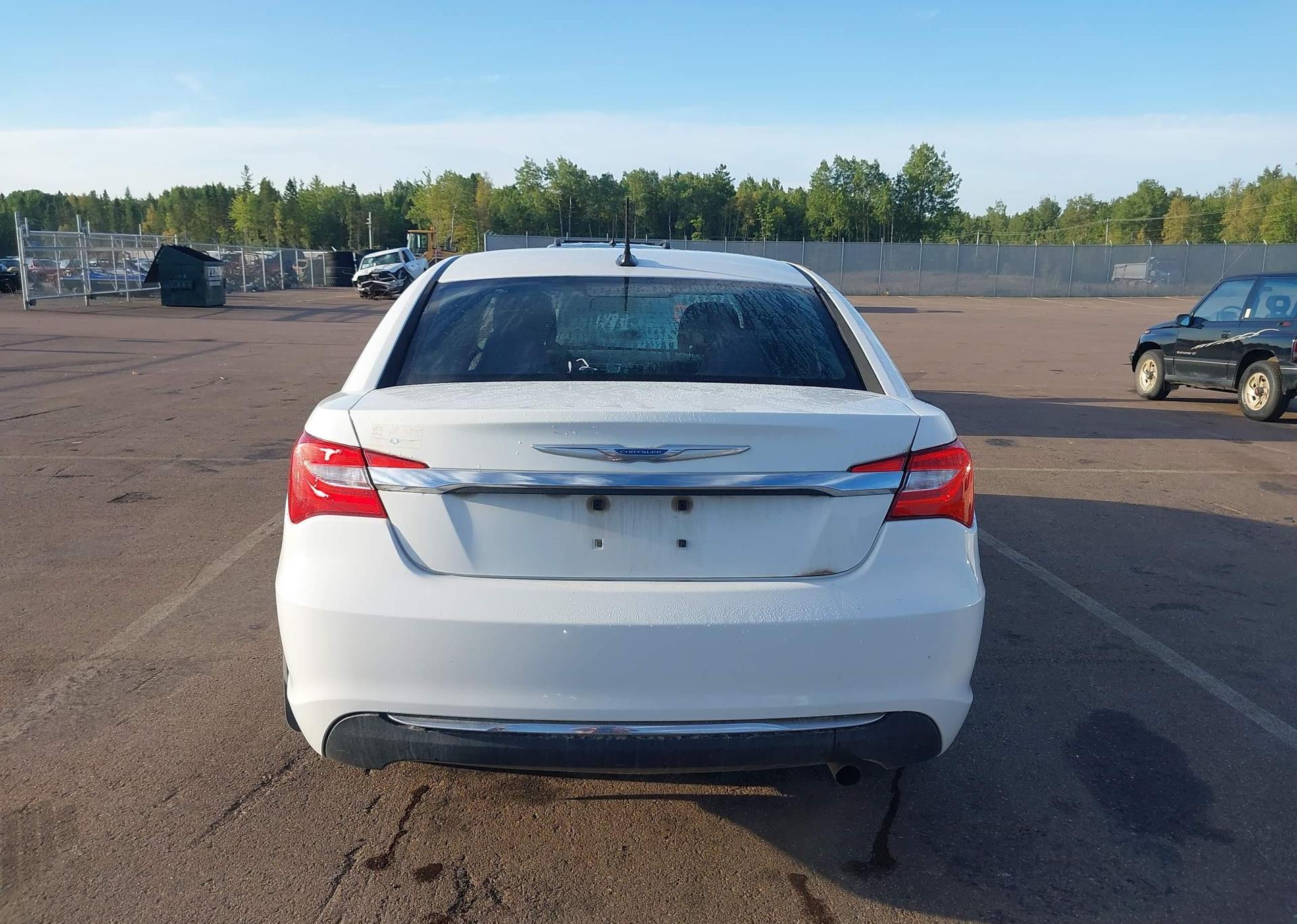2012 CHRYSLER 200 LX