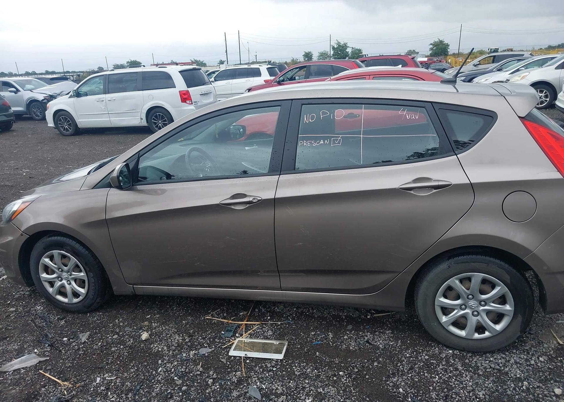 2014 HYUNDAI ACCENT GL
