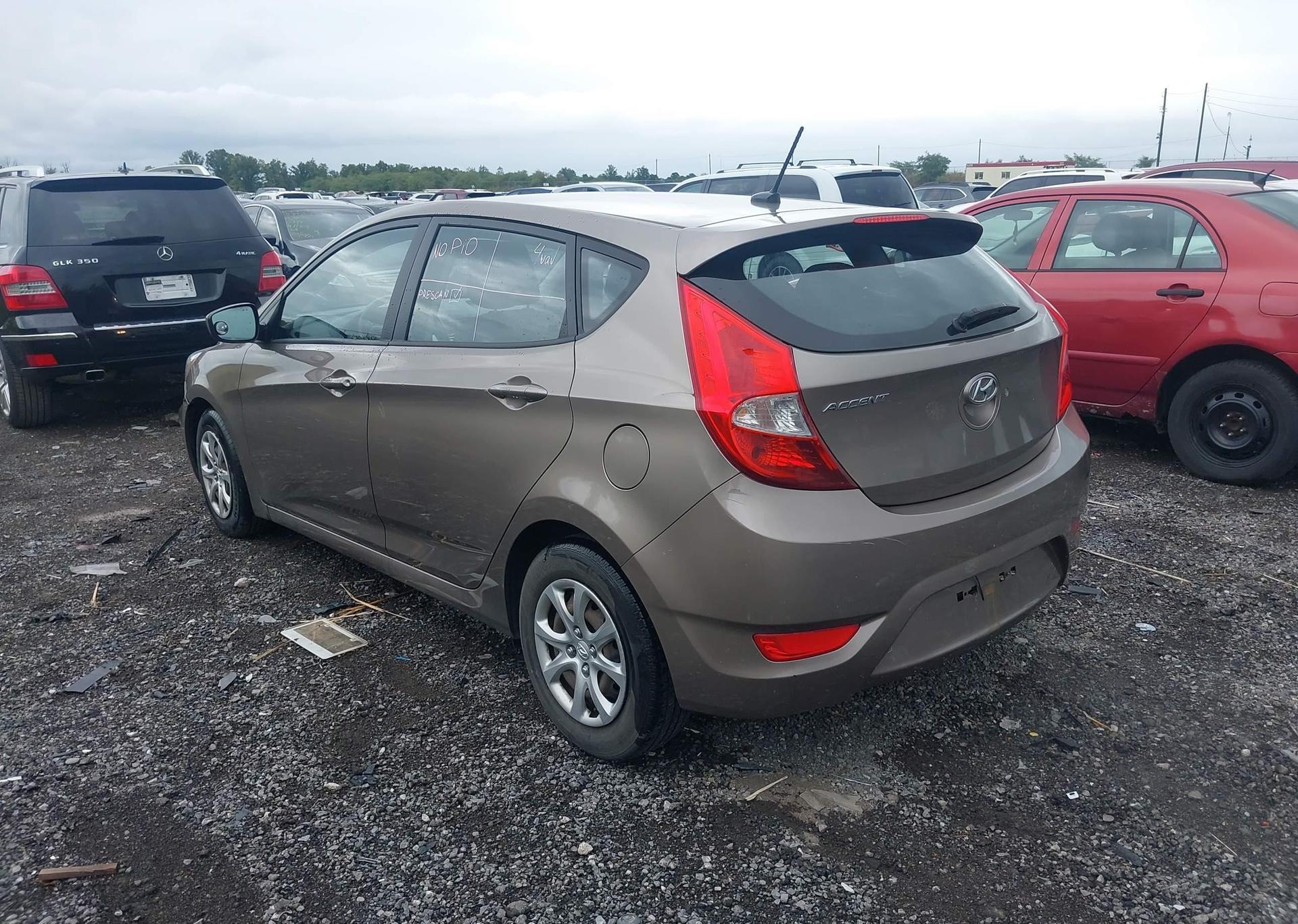 2014 HYUNDAI ACCENT GL