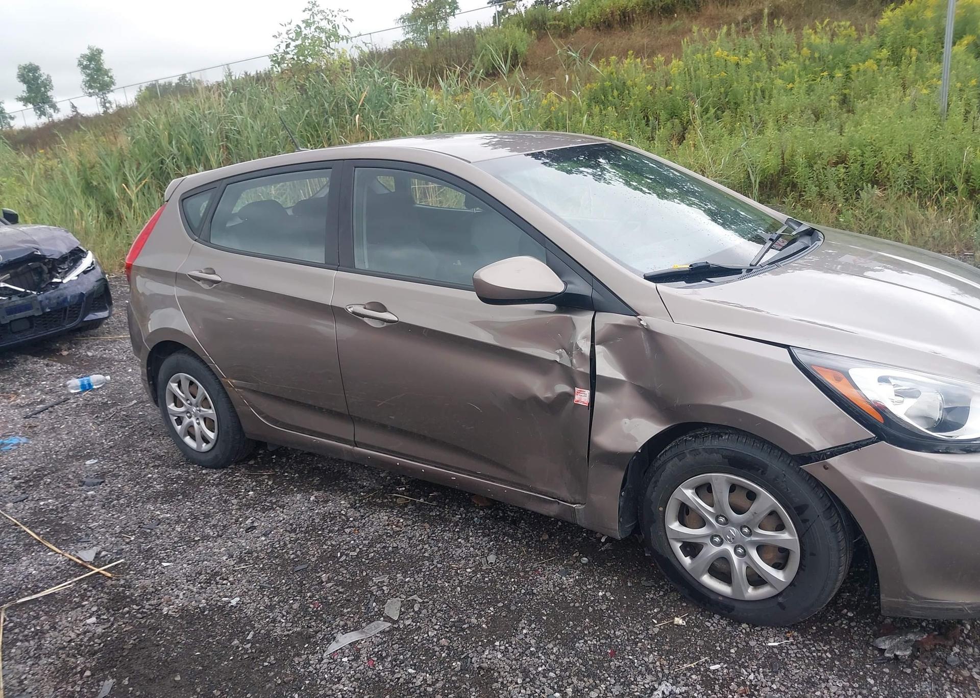2014 HYUNDAI ACCENT GL