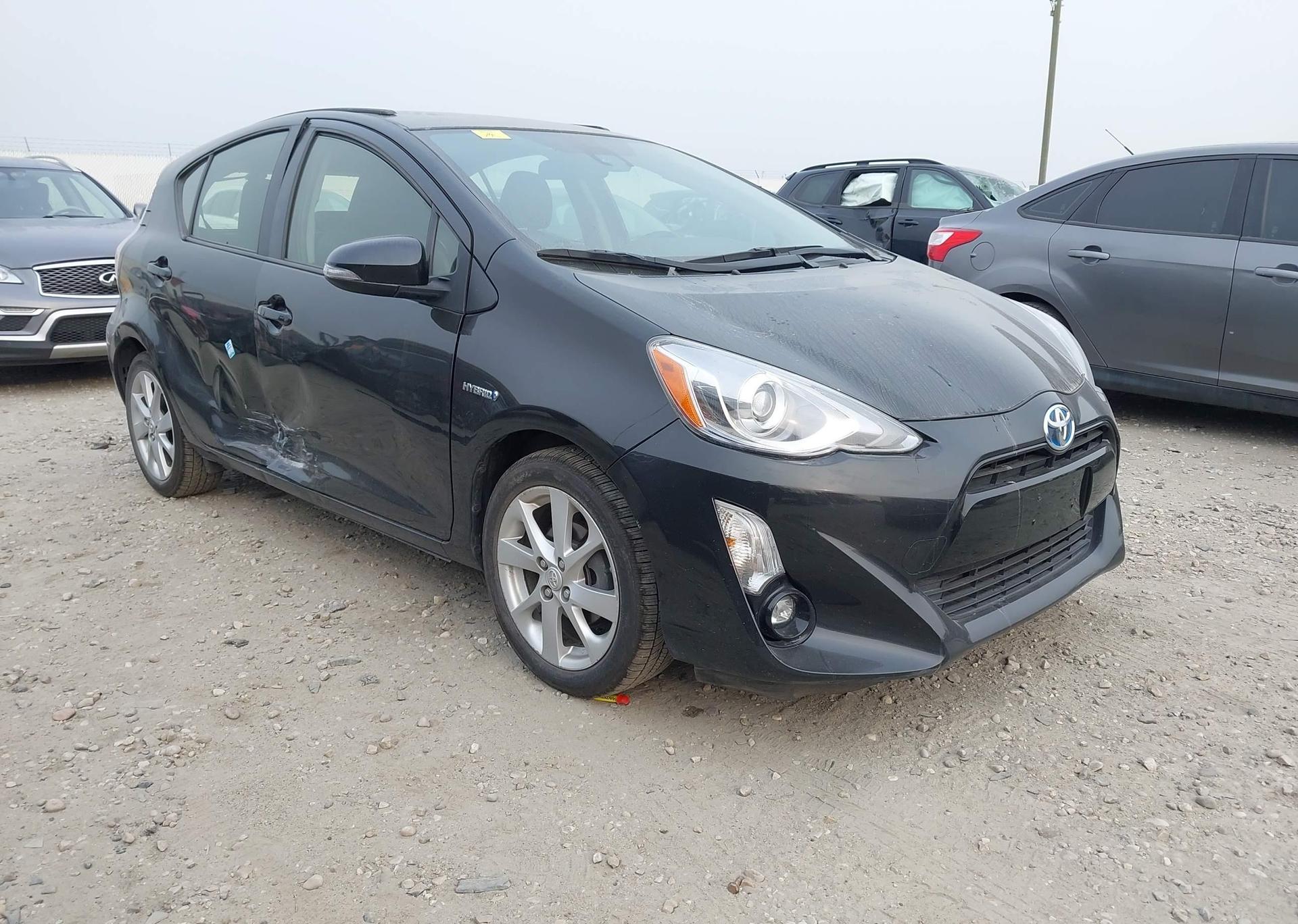 2016 TOYOTA Prius c