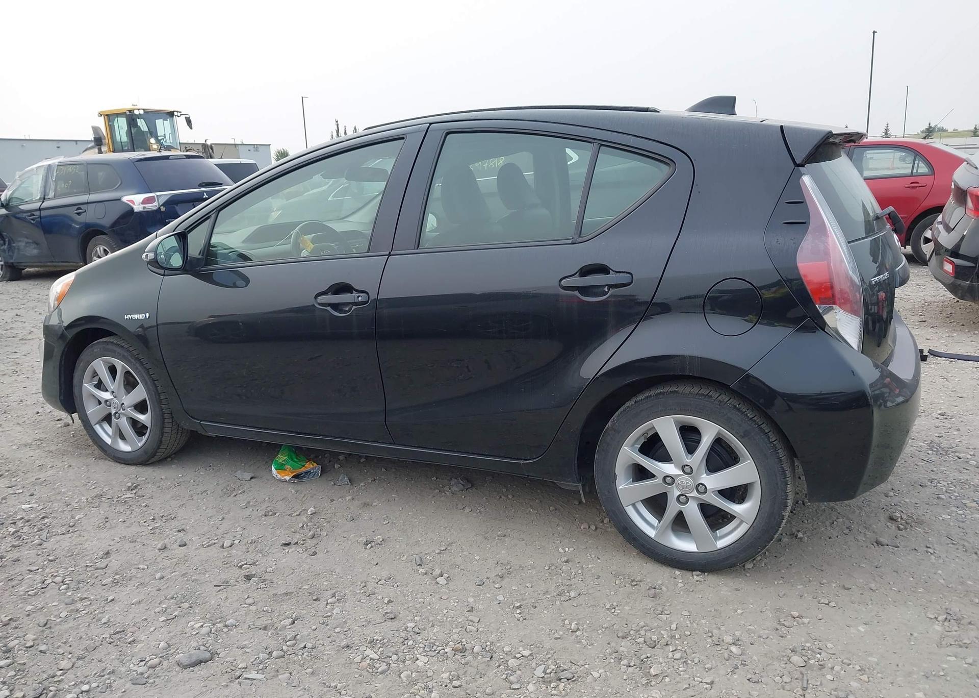 2016 TOYOTA Prius c