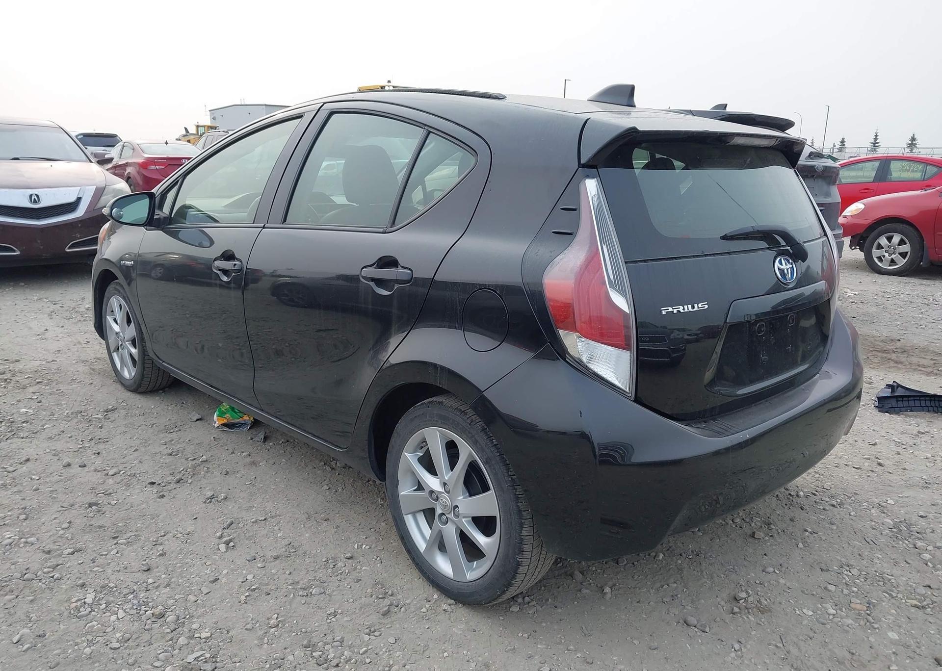 2016 TOYOTA Prius c
