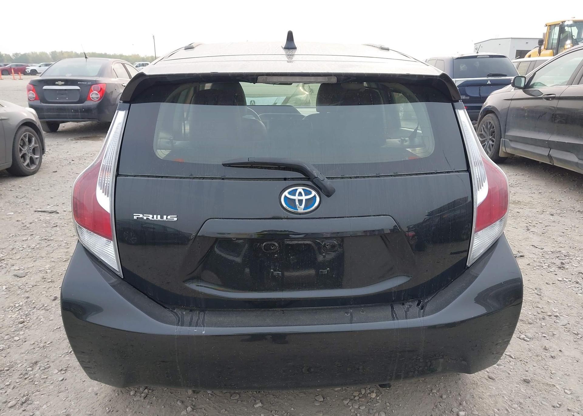 2016 TOYOTA Prius c