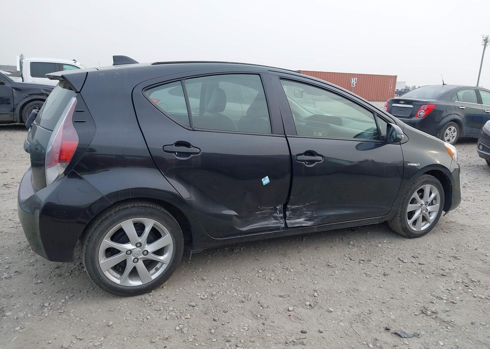 2016 TOYOTA Prius c