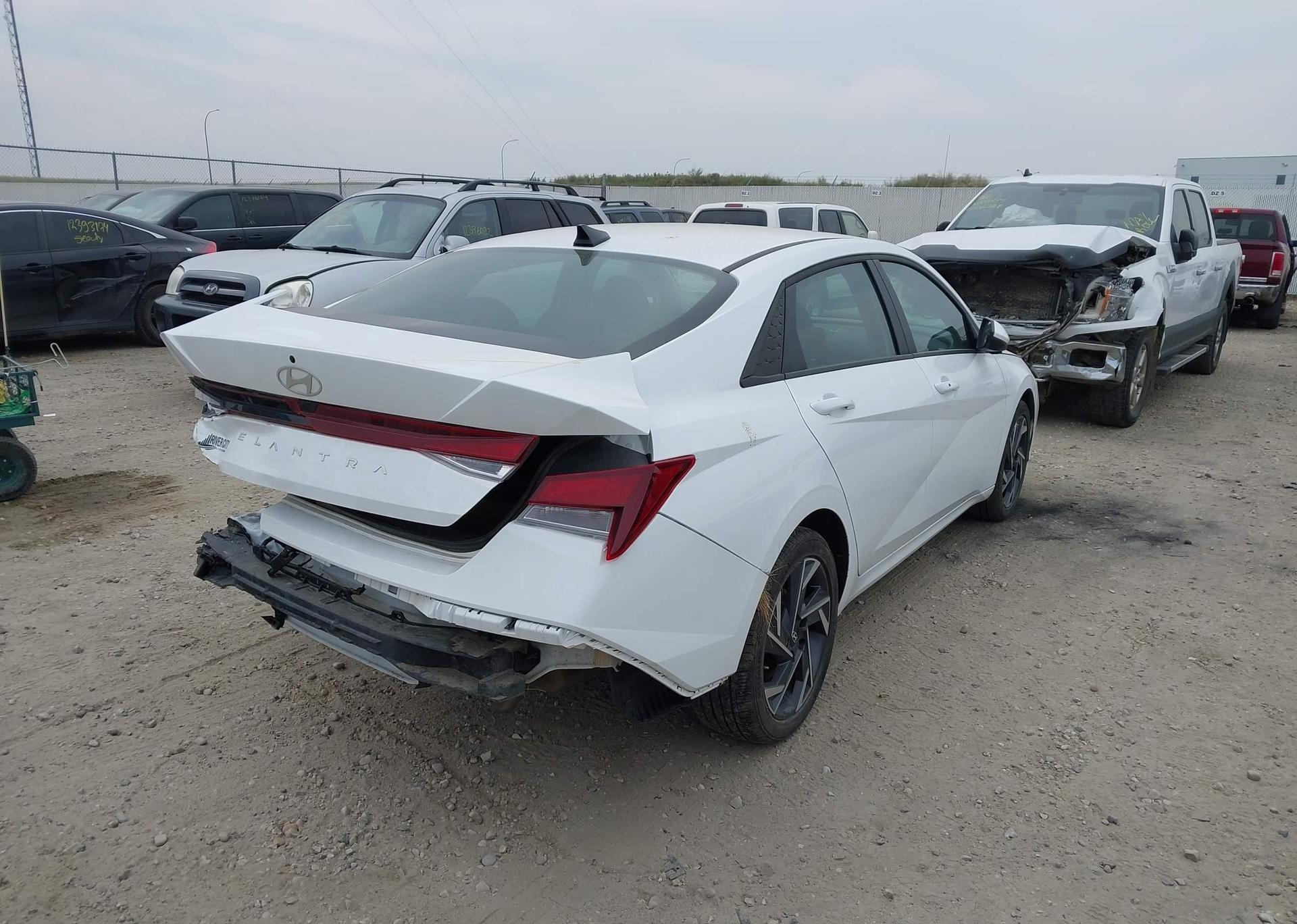 2025 HYUNDAI ELANTRA PREFERRED W