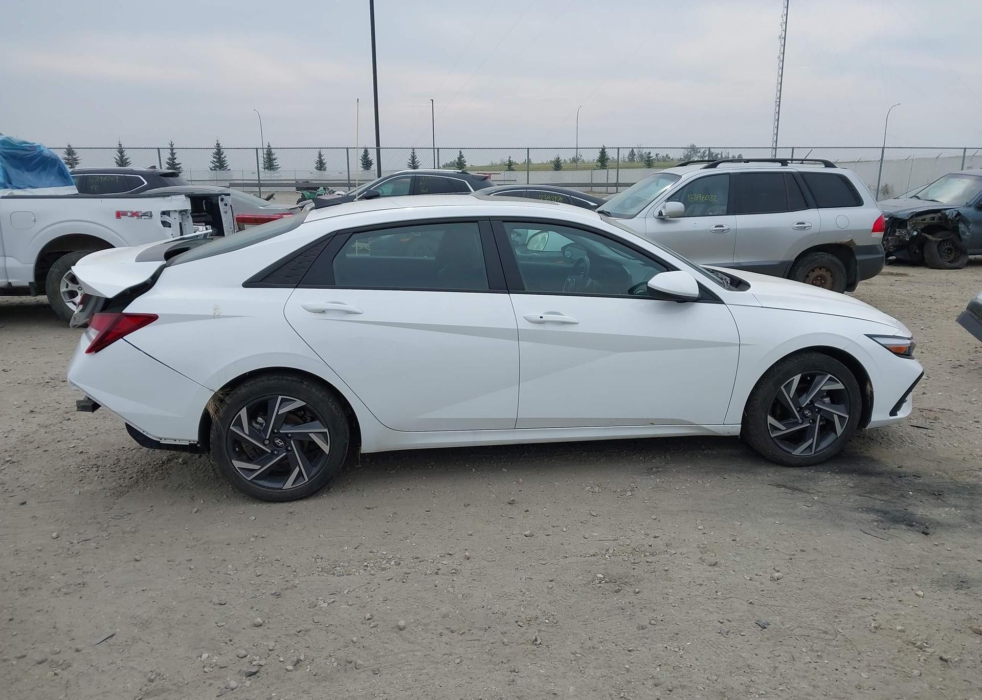 2025 HYUNDAI ELANTRA PREFERRED W