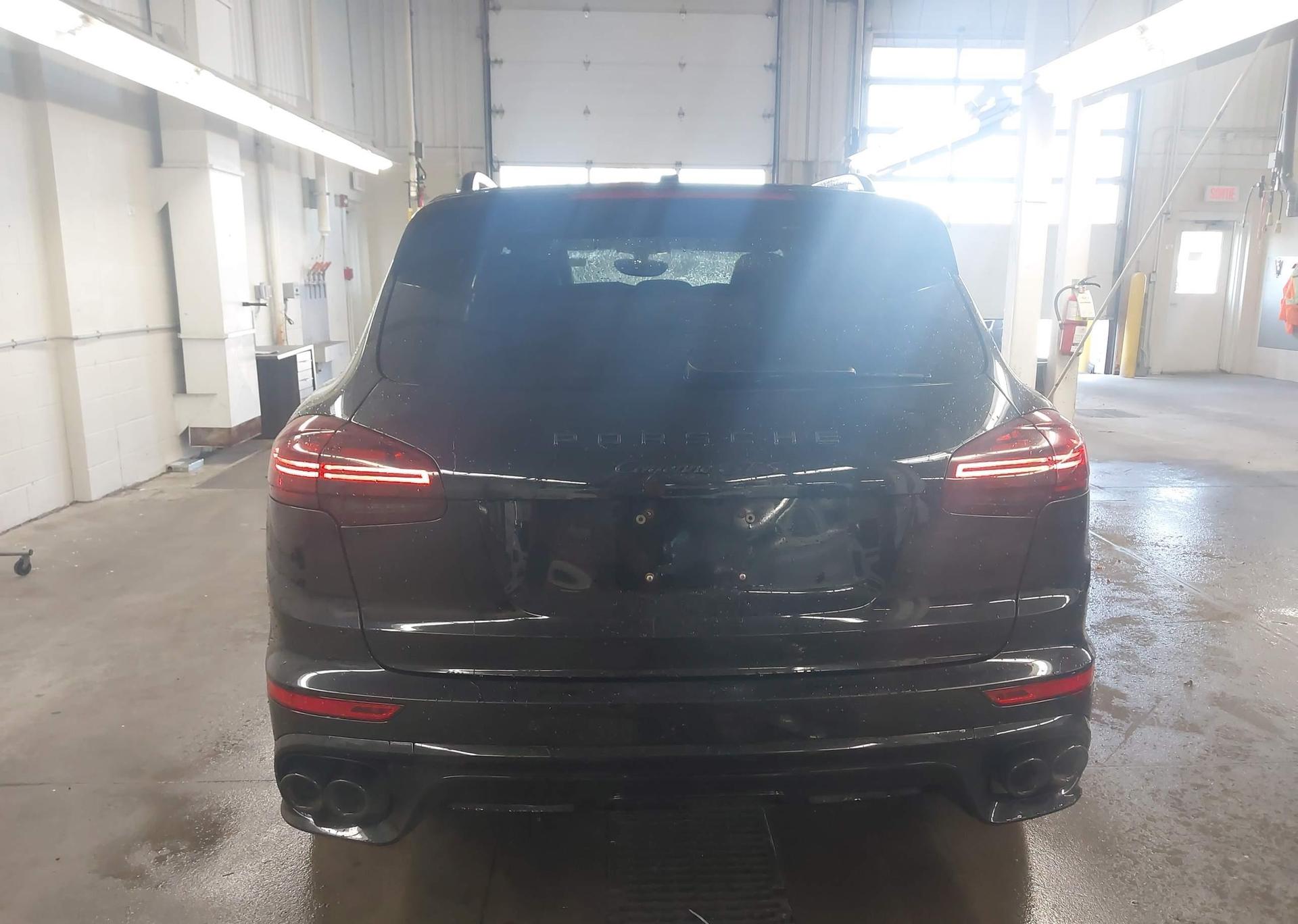 2017 PORSCHE CAYENNE GTS