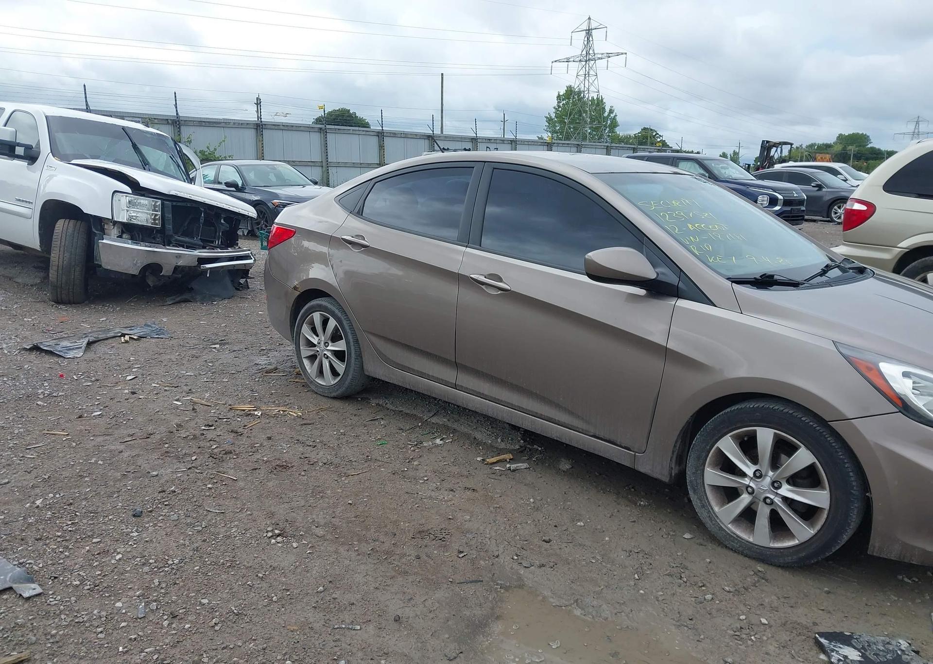 2012 HYUNDAI ACCENT GL