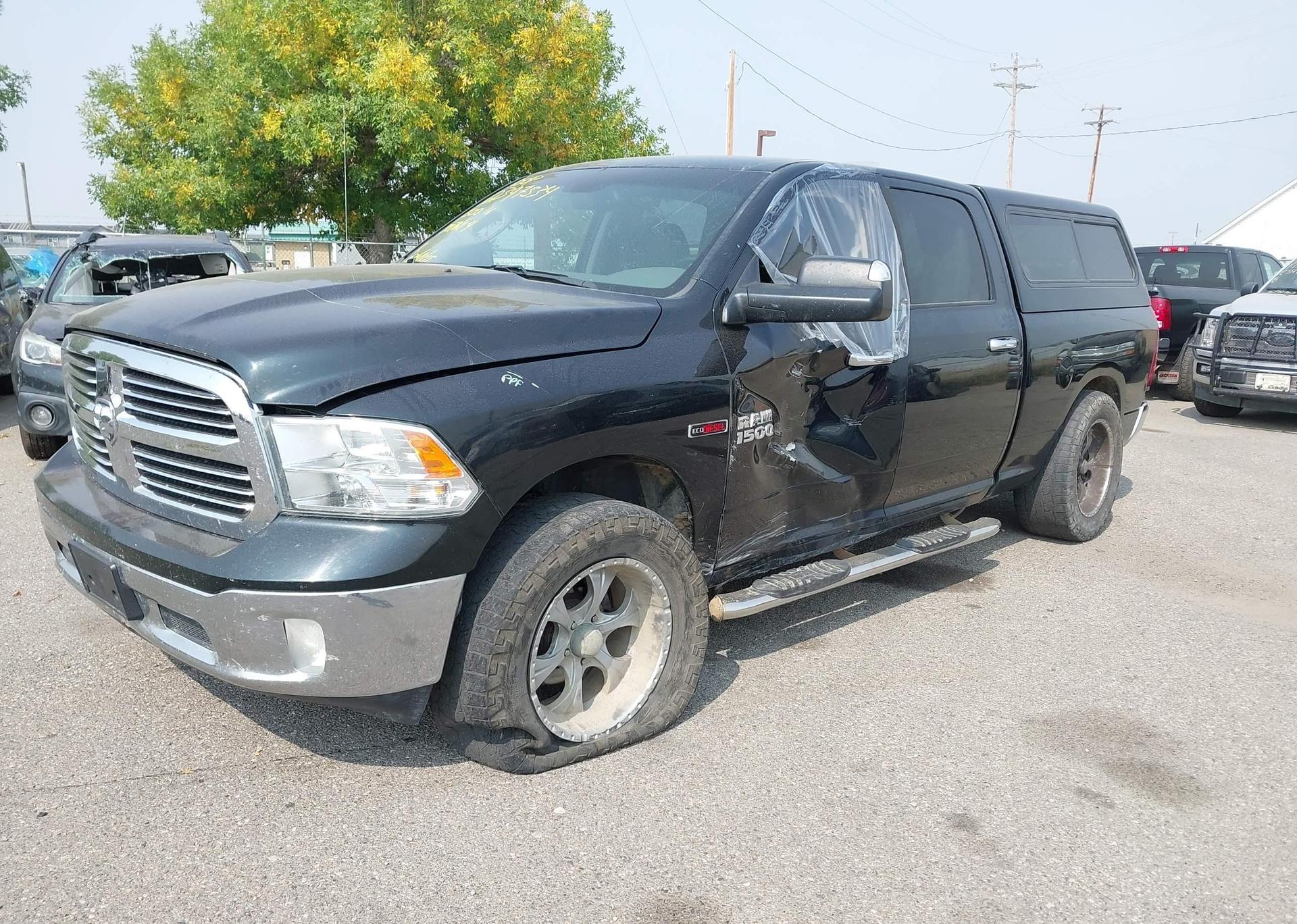 2016 RAM 1500 SLT