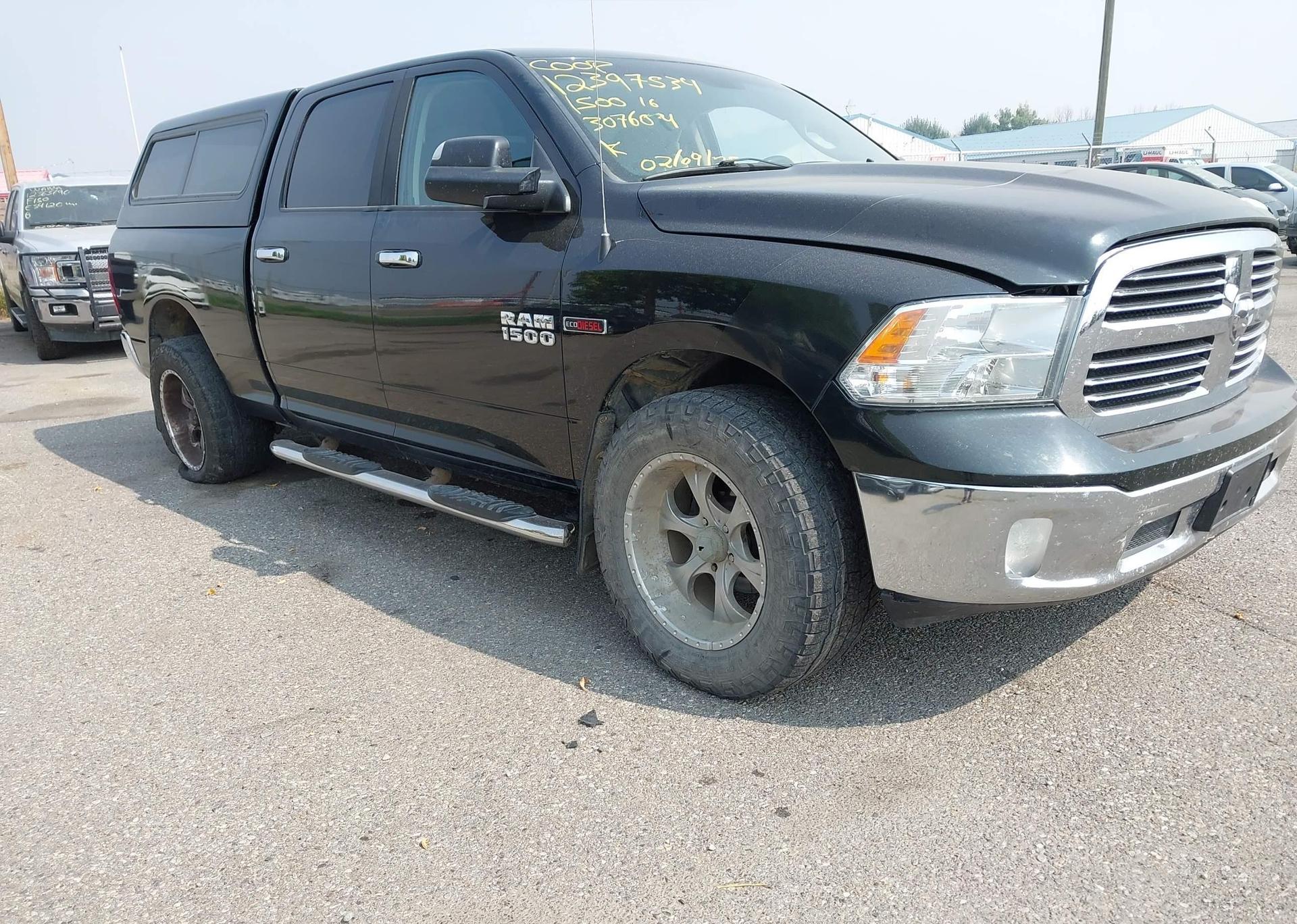 2016 RAM 1500 SLT