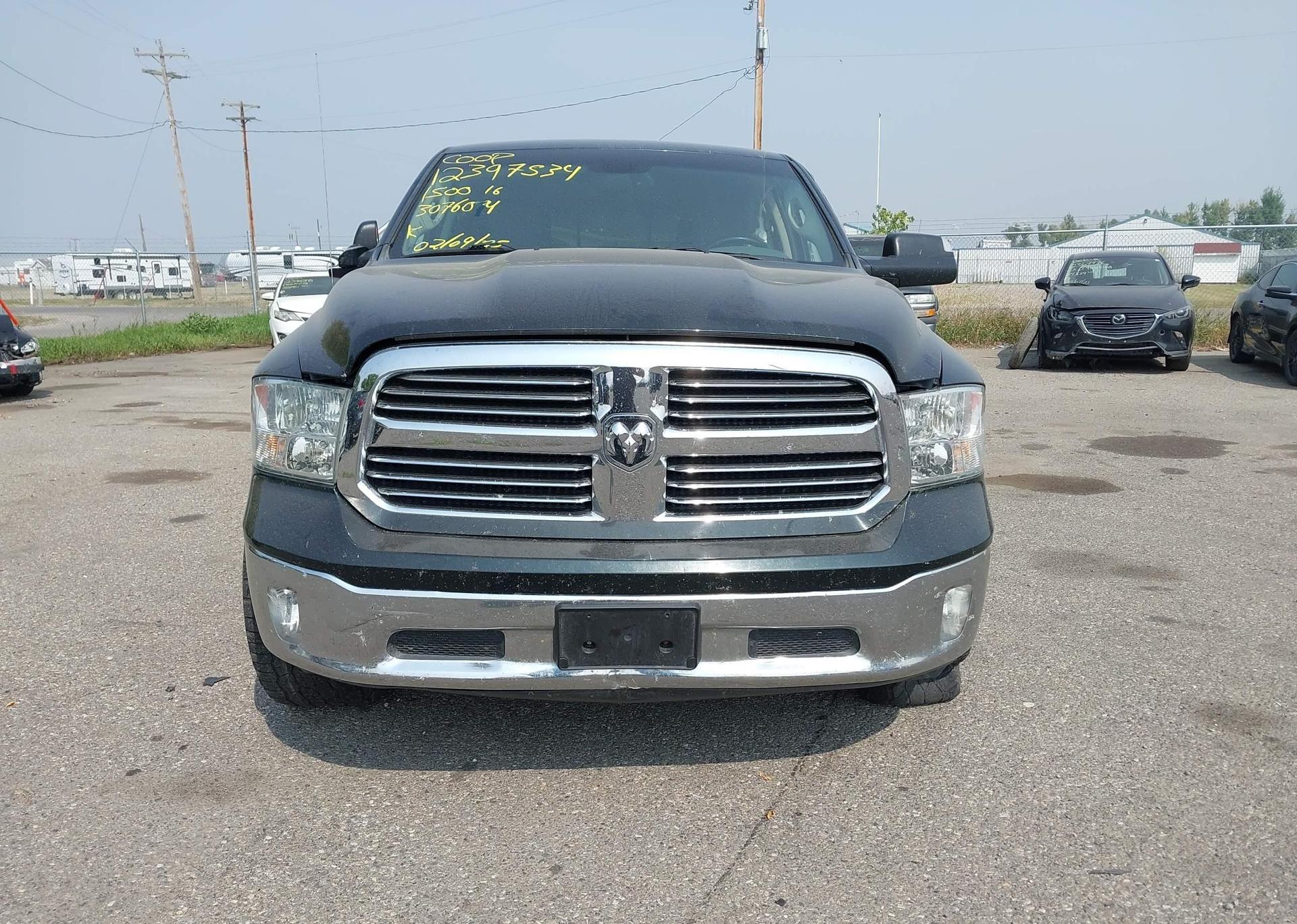 2016 RAM 1500 SLT
