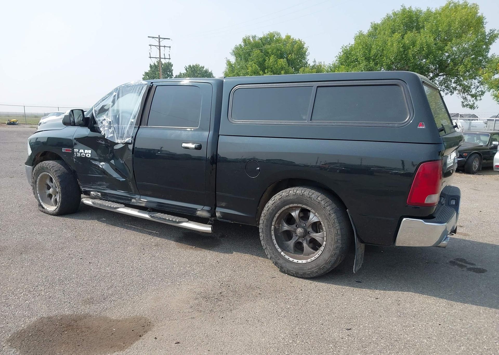 2016 RAM 1500 SLT