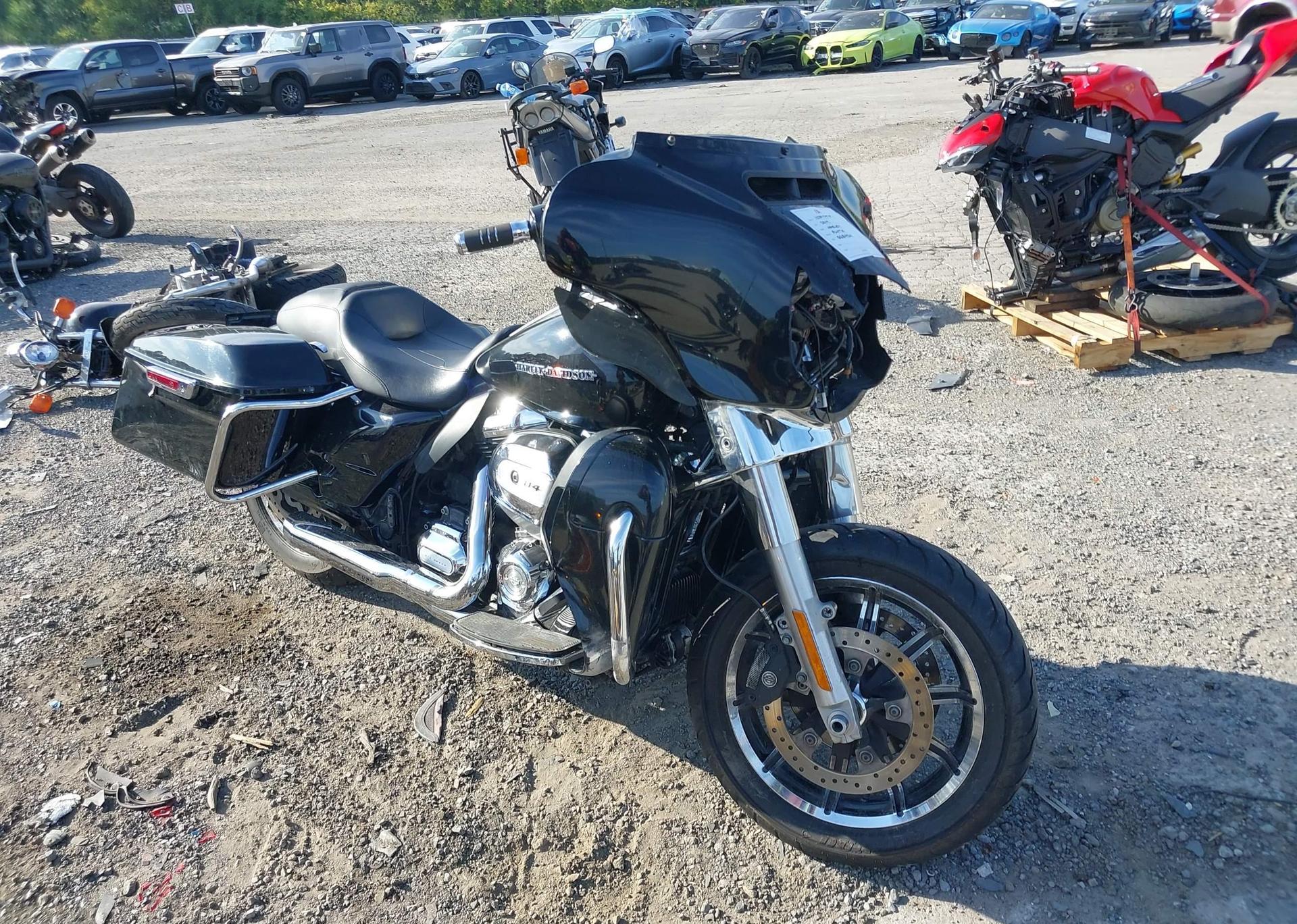 2019 HARLEY-DAVIDSON FLHTK