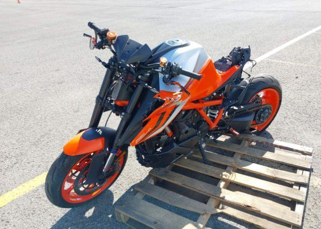 2022 KTM 1290 SUPER DUKE R
