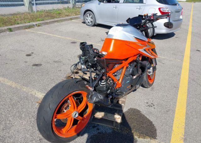 2022 KTM 1290 SUPER DUKE R