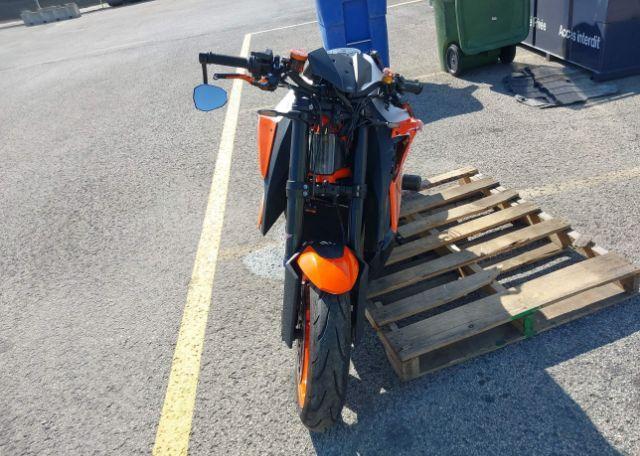 2022 KTM 1290 SUPER DUKE R