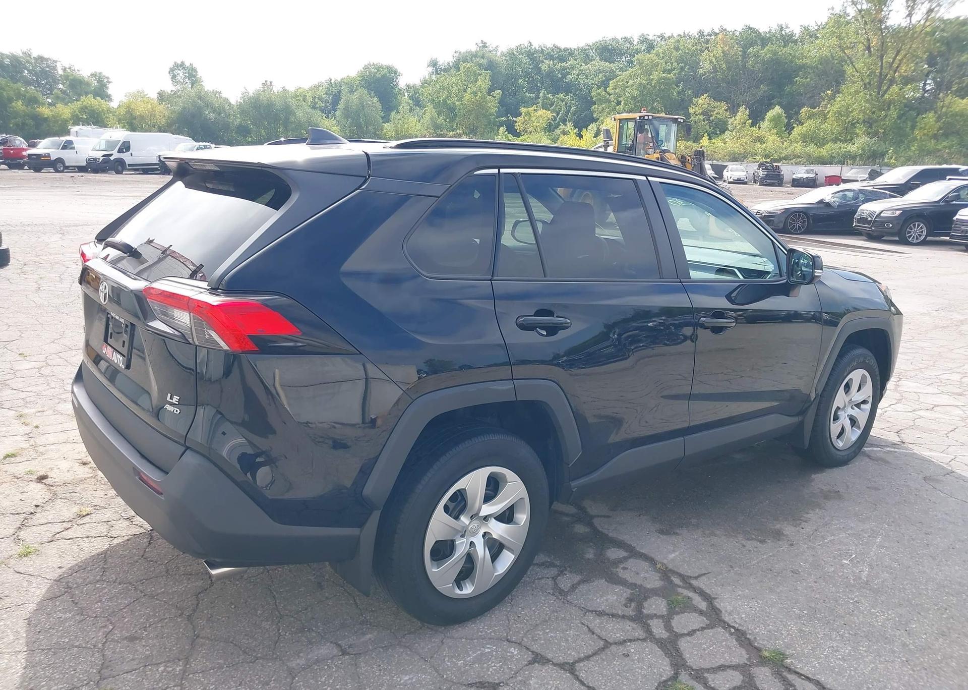 2021 TOYOTA RAV4 LE