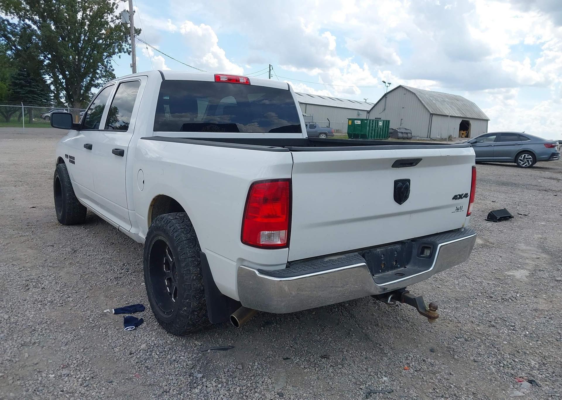 2016 RAM 1500 ST
