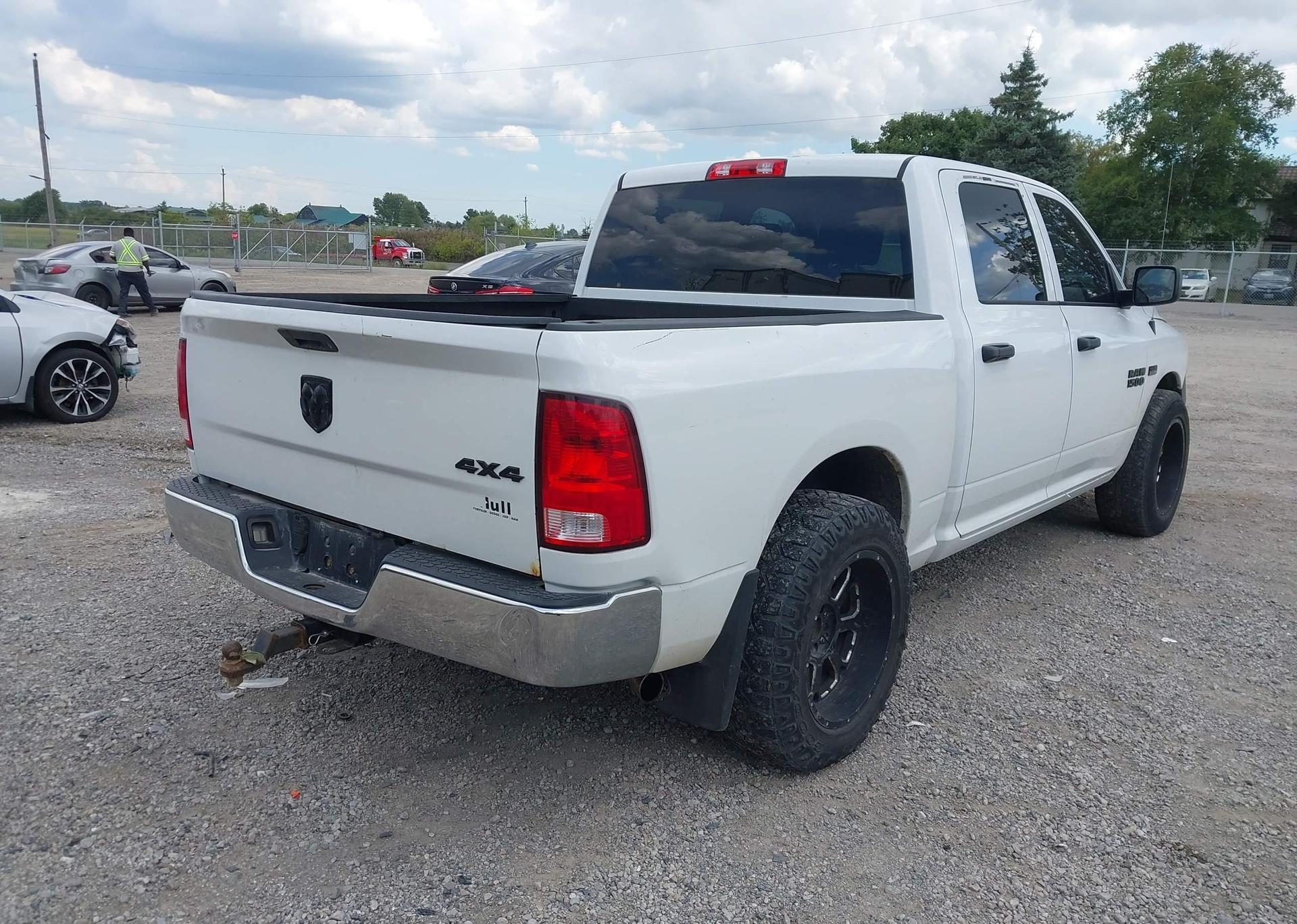 2016 RAM 1500 ST
