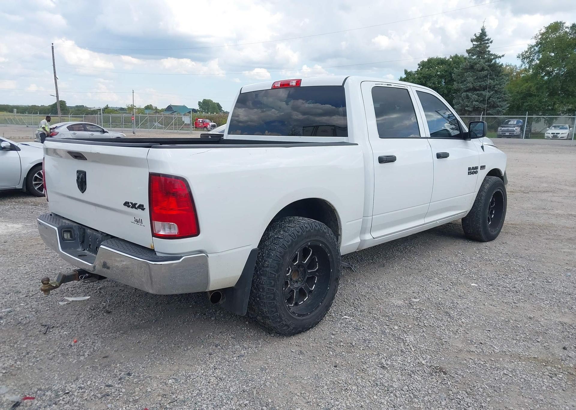 2016 RAM 1500 ST