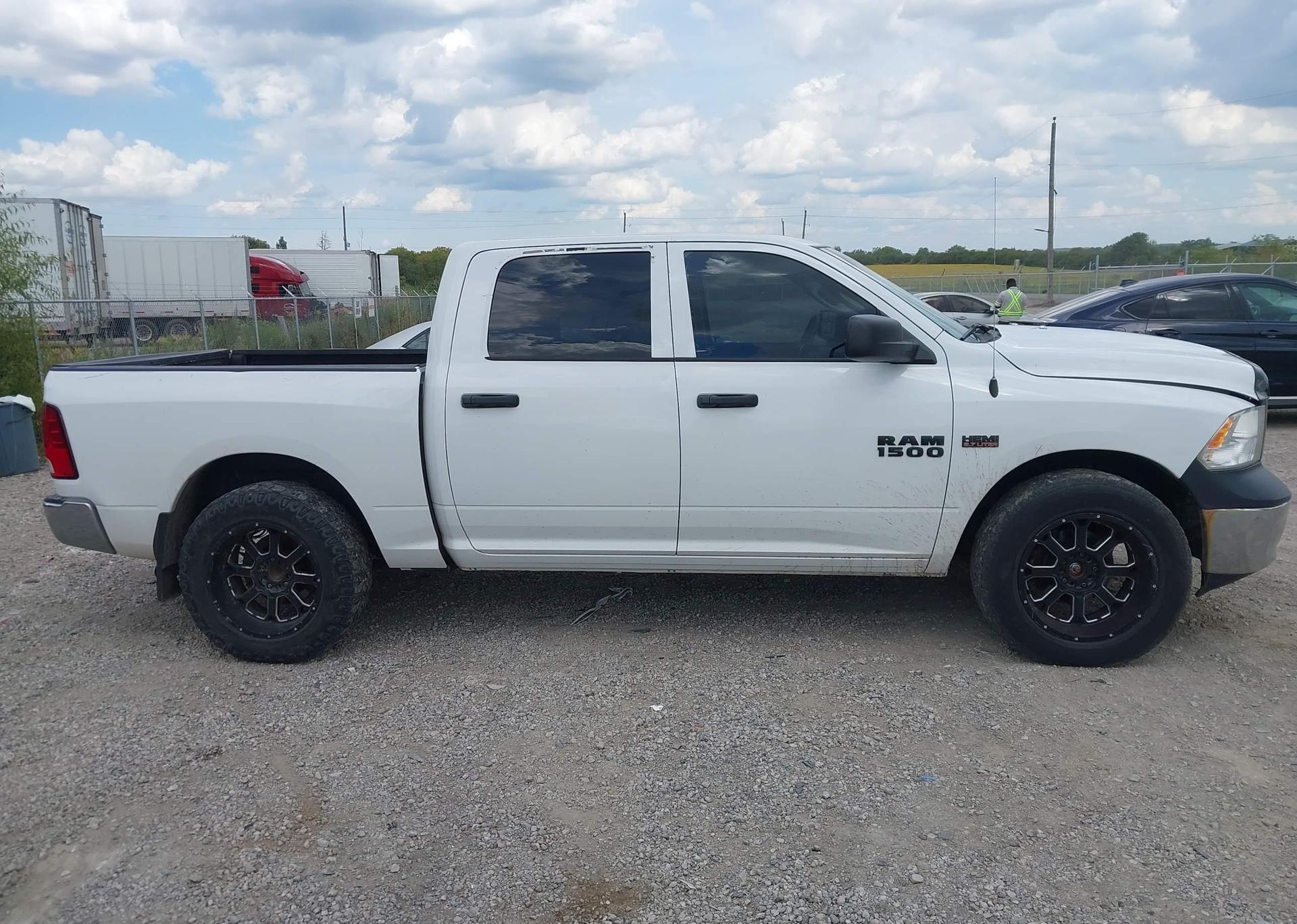2016 RAM 1500 ST