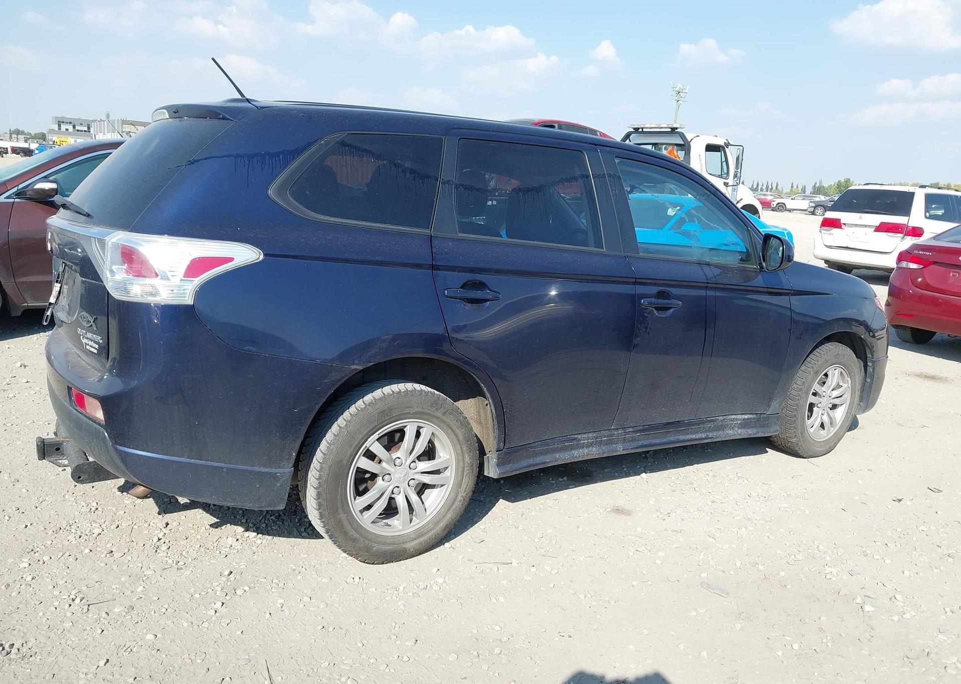 2014 MITSUBISHI OUTLANDER ES