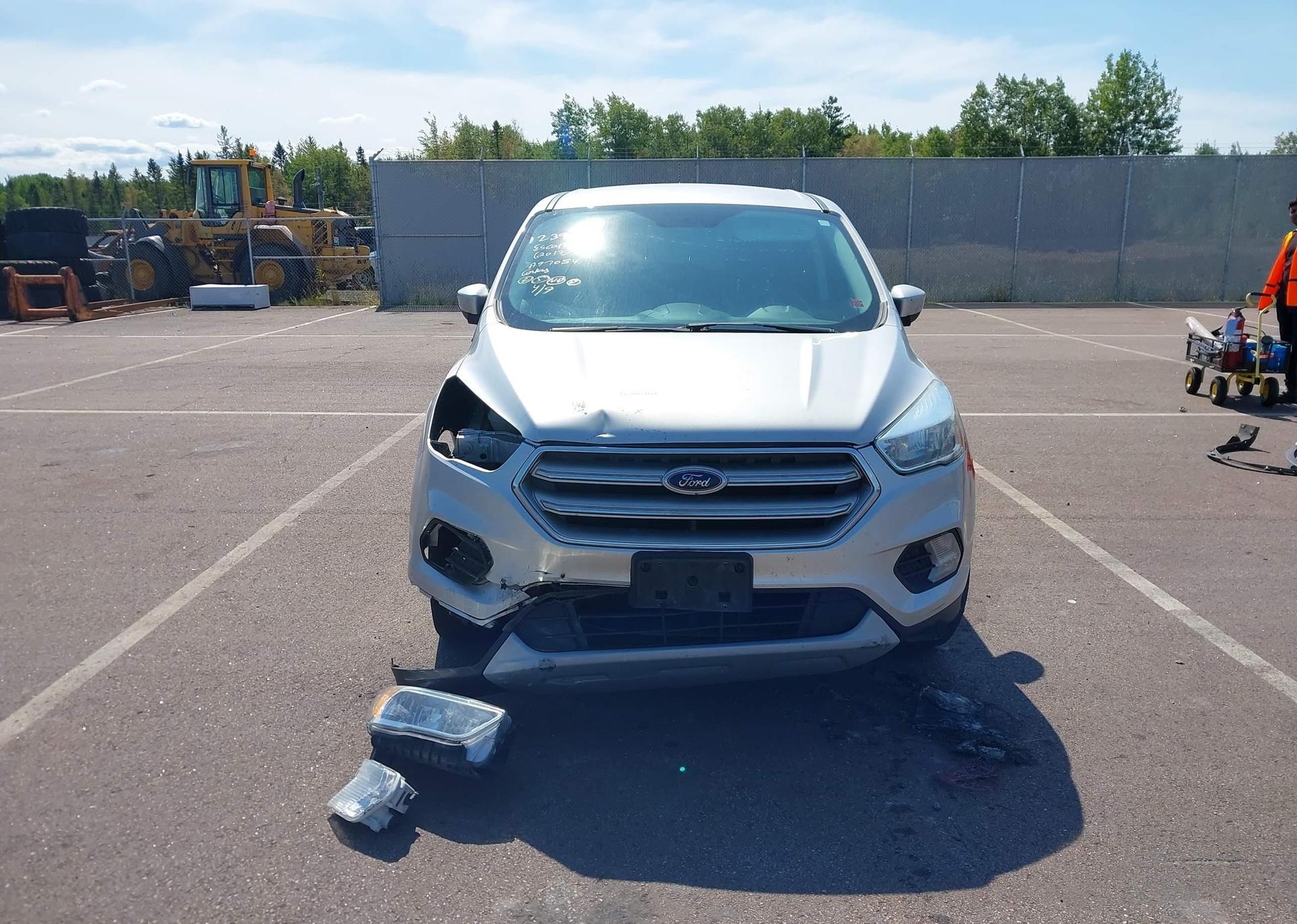 2017 FORD ESCAPE SE